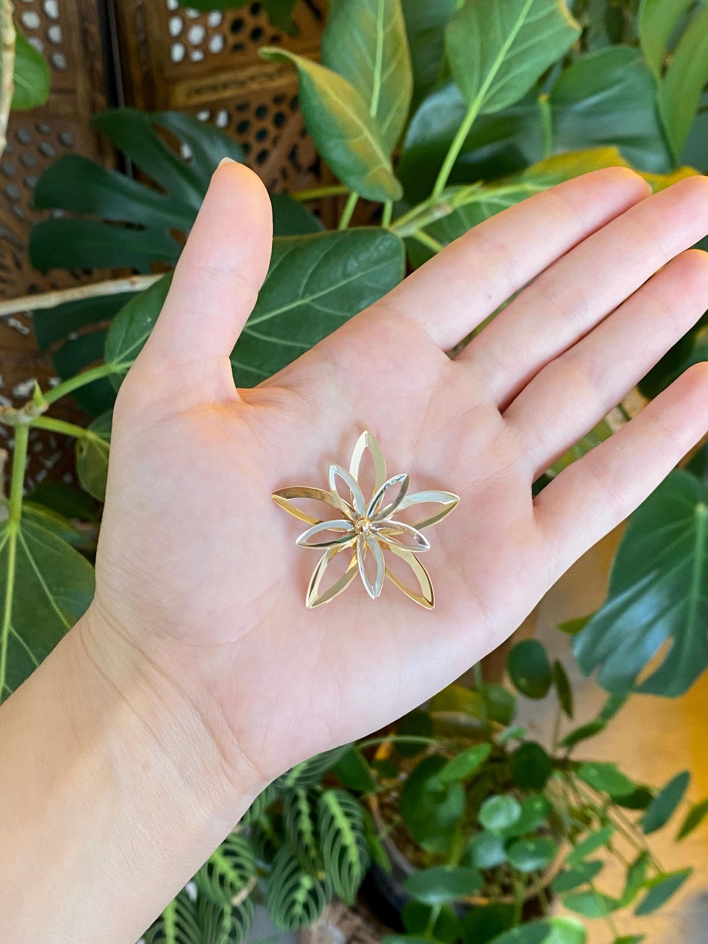 Vintage Solid 14k White & Yellow Gold Flower Charm