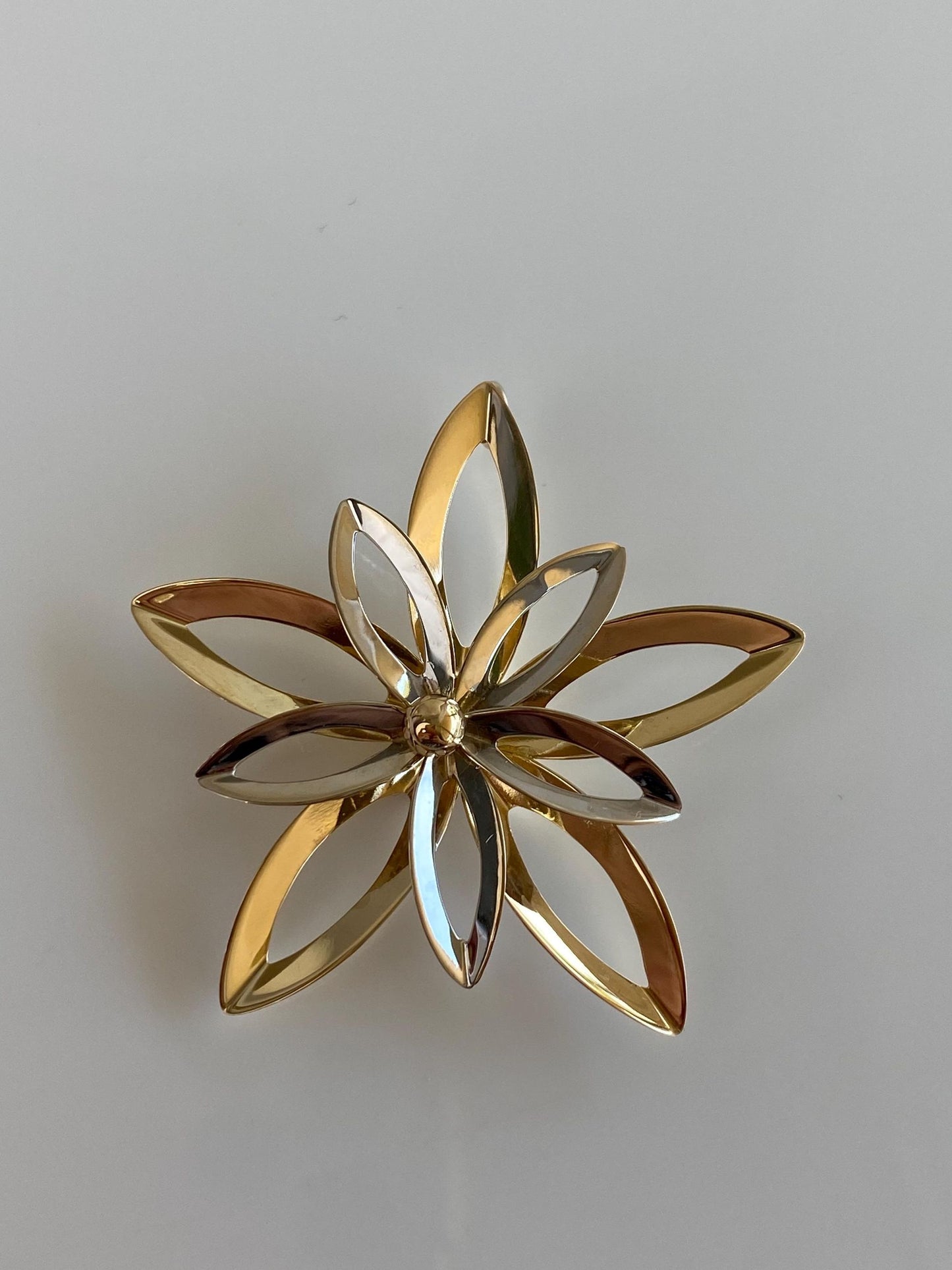 Vintage Solid 14k White & Yellow Gold Flower Charm