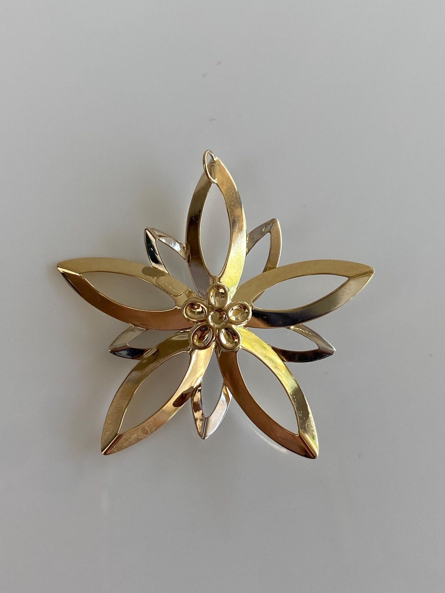 Vintage Solid 14k White & Yellow Gold Flower Charm