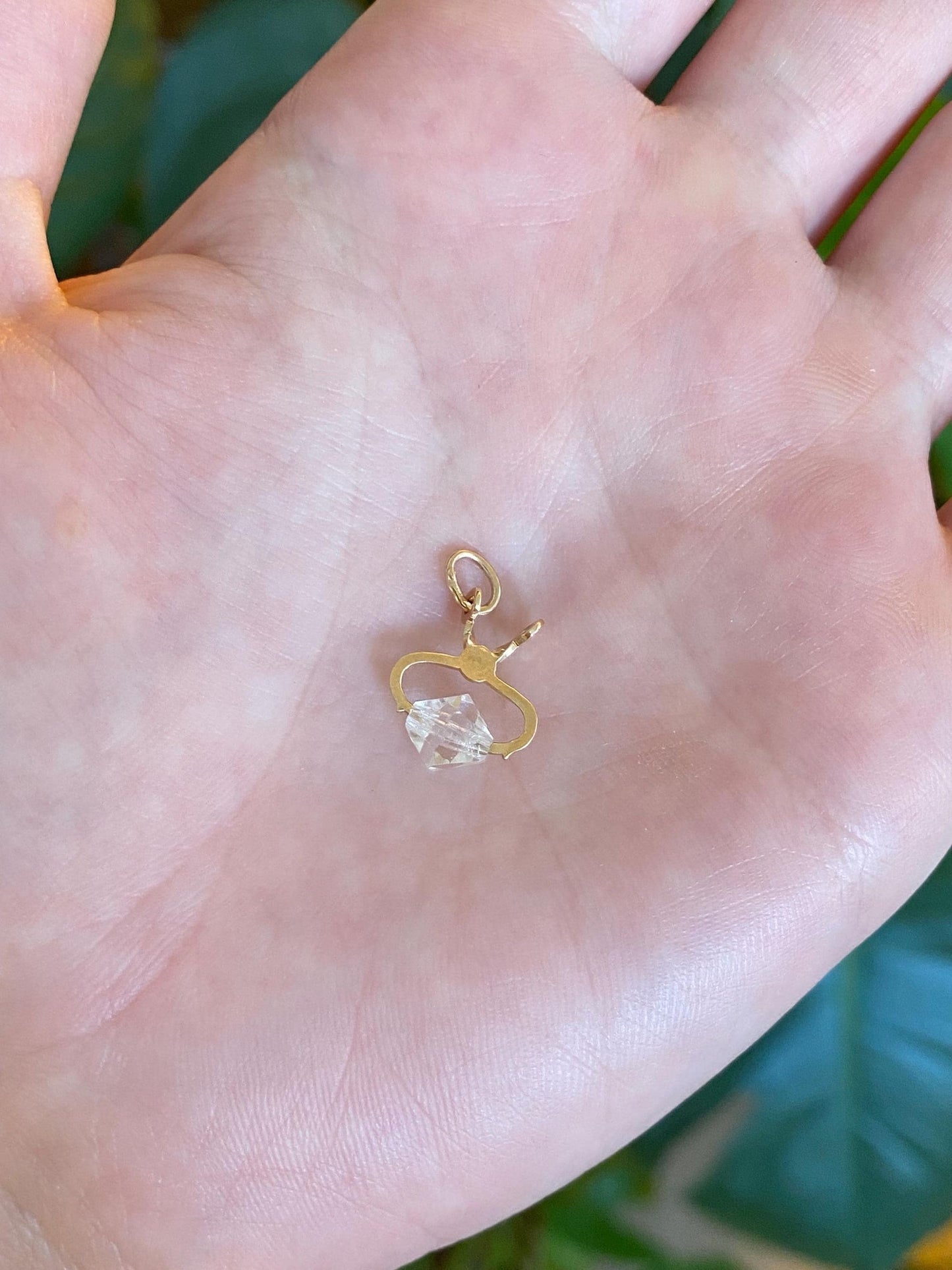 Vintage Solid 10k Yellow Gold Plastic Bead Ice Cube Tongs Charm