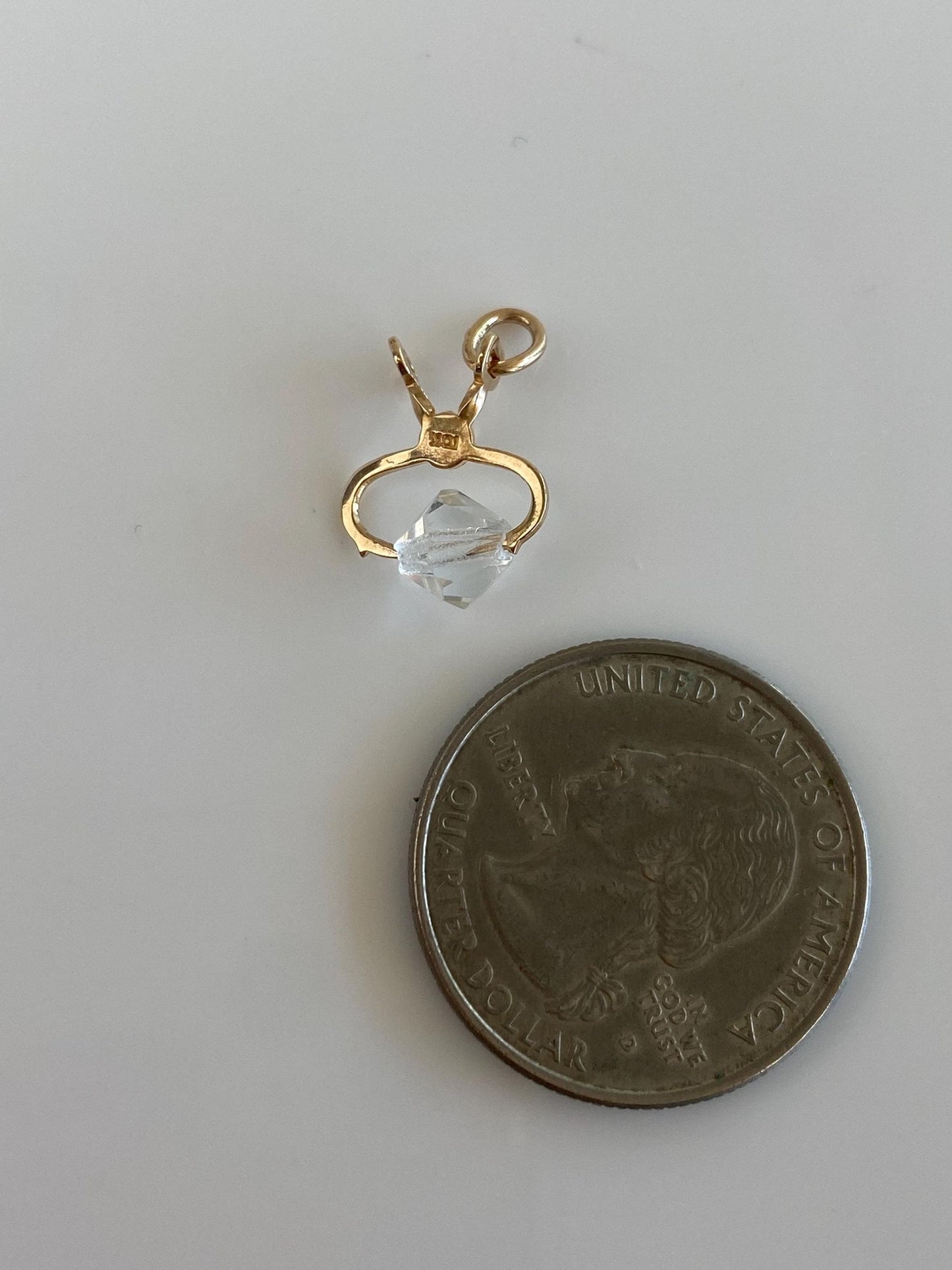 Vintage Solid 10k Yellow Gold Plastic Bead Ice Cube Tongs Charm
