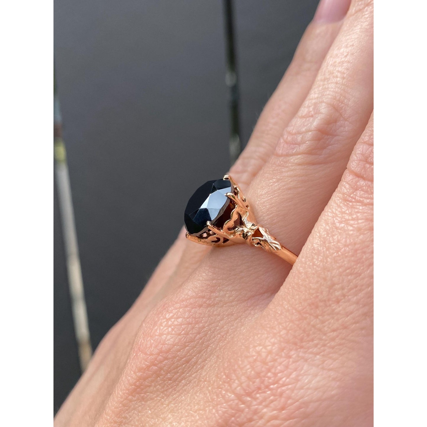 Vintage Solid 14k Yellow Gold Hematite Ring - Size 9.25