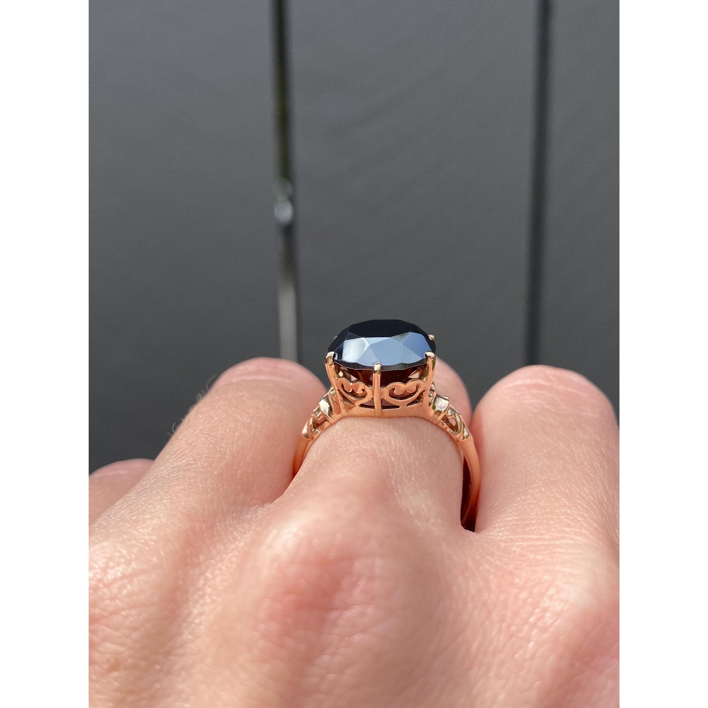 Vintage Solid 14k Yellow Gold Hematite Ring - Size 9.25