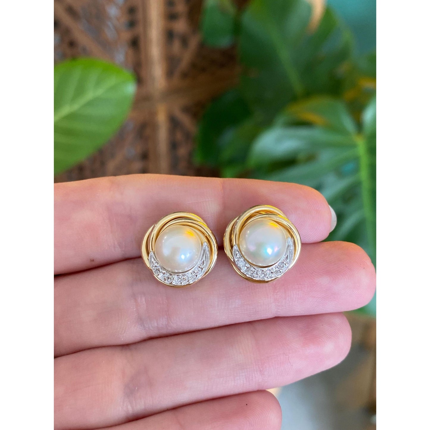 Vintage 14k White & Yellow Gold Clear Sapphire Pearl Knot Stud Earrings