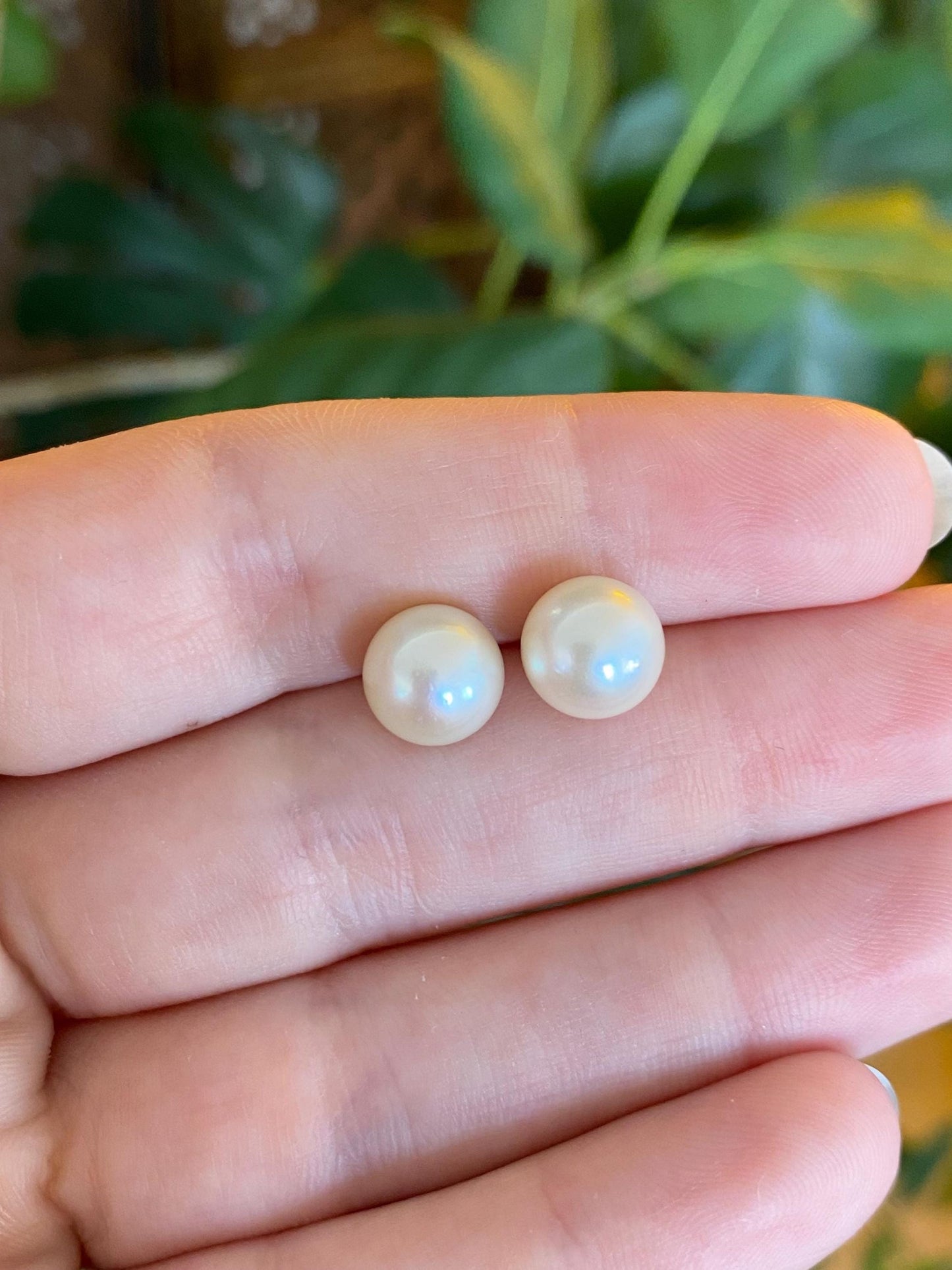 Vintage Solid 14k Yellow Gold Pearl Stud Earrings