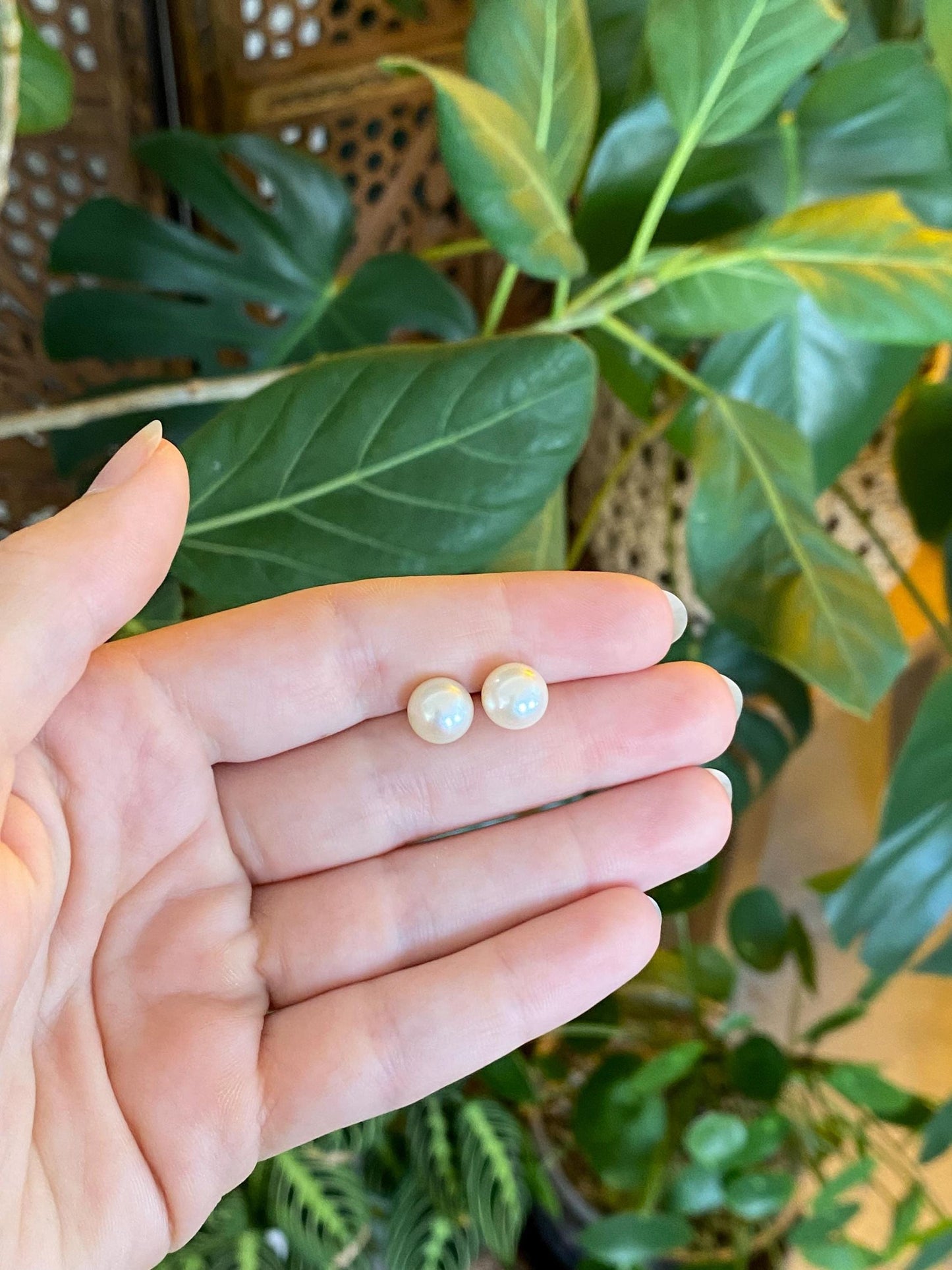 Vintage Solid 14k Yellow Gold Pearl Stud Earrings