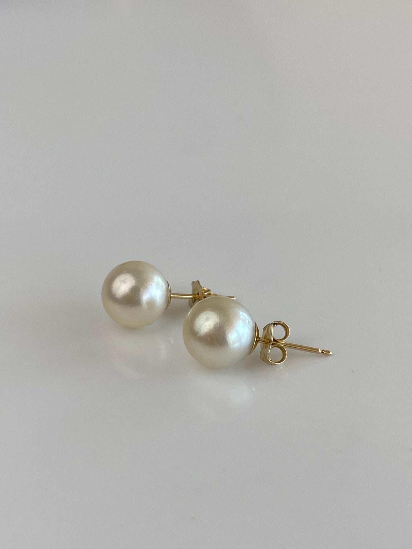 Vintage Solid 14k Yellow Gold Pearl Stud Earrings