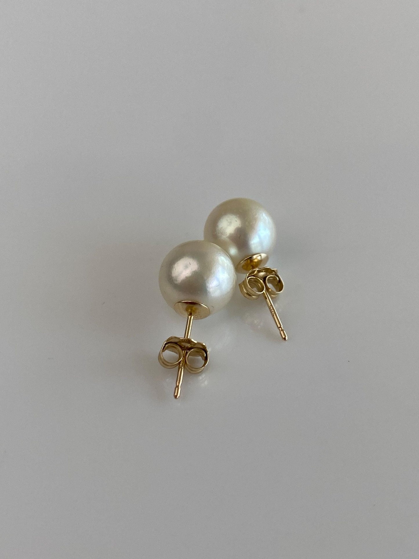Vintage Solid 14k Yellow Gold Pearl Stud Earrings