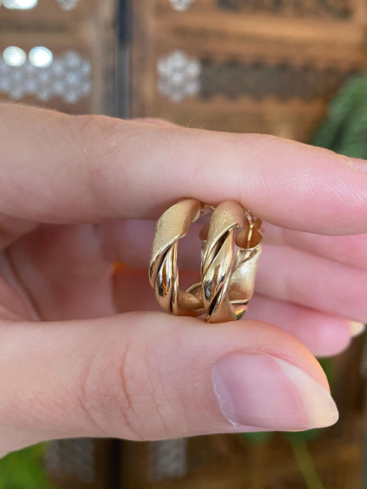 Vintage 14k Yellow Gold Folded Twist Hoop Earrings