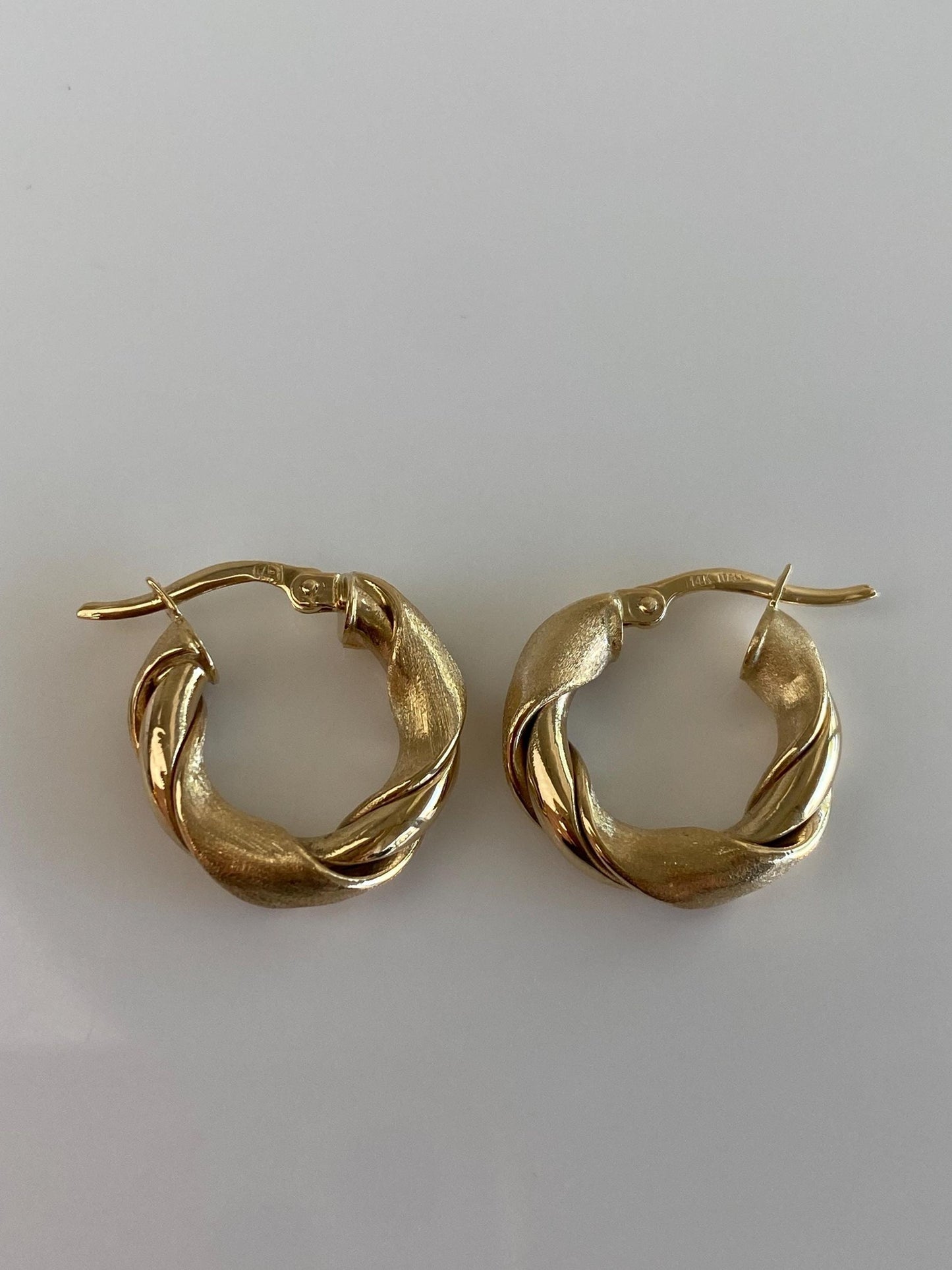 Vintage 14k Yellow Gold Folded Twist Hoop Earrings
