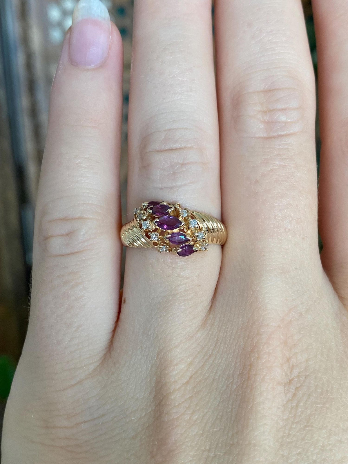 Vintage Solid 14k Yellow Gold Marquis Ruby Clear Sapphire Scalloped Ring - Size 6.75