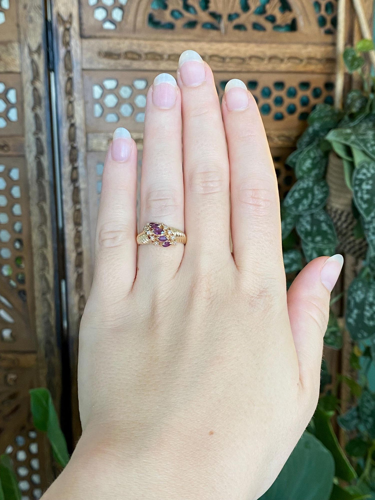 Vintage Solid 14k Yellow Gold Marquis Ruby Clear Sapphire Scalloped Ring - Size 6.75