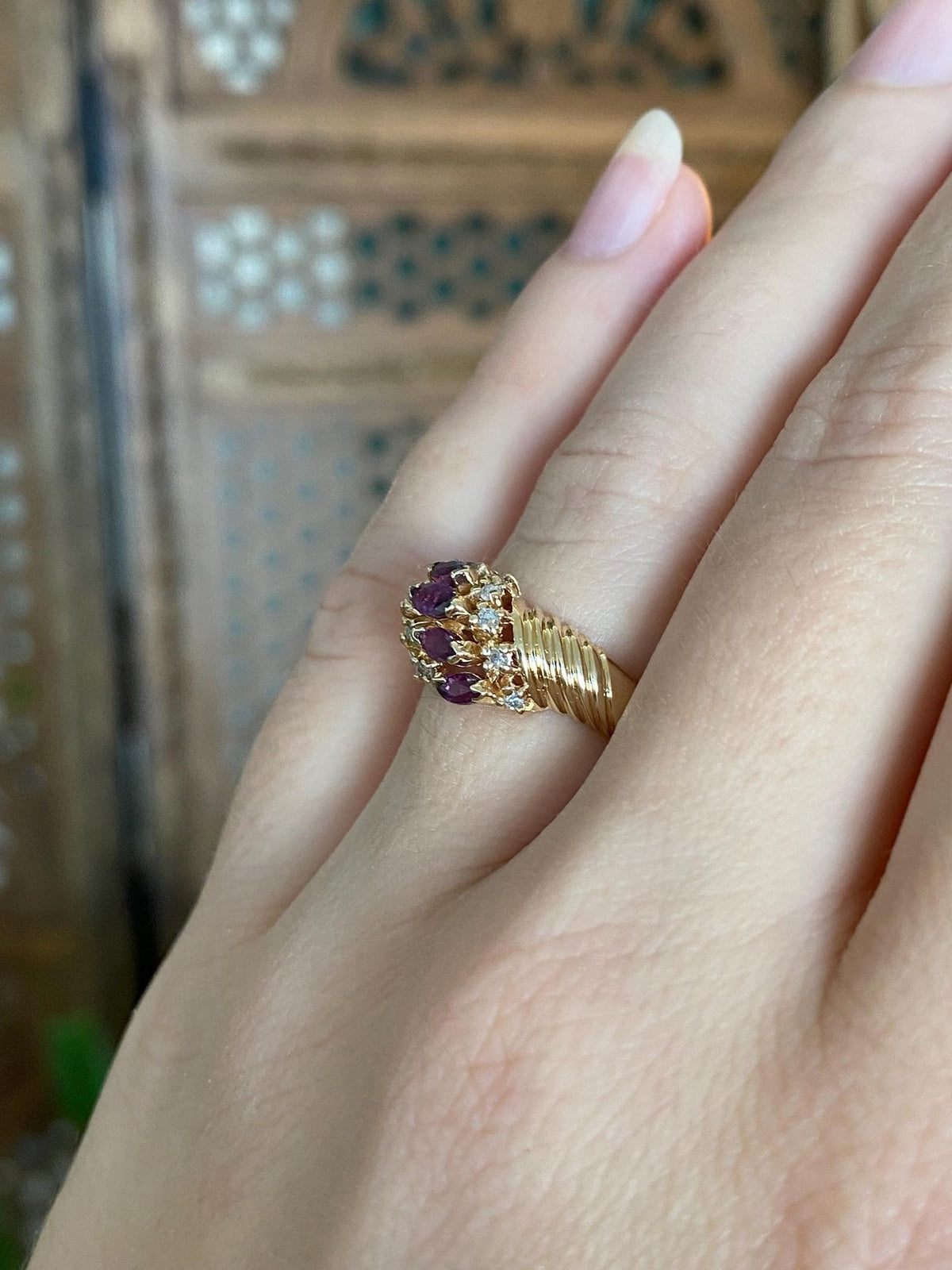 Vintage Solid 14k Yellow Gold Marquis Ruby Clear Sapphire Scalloped Ring - Size 6.75