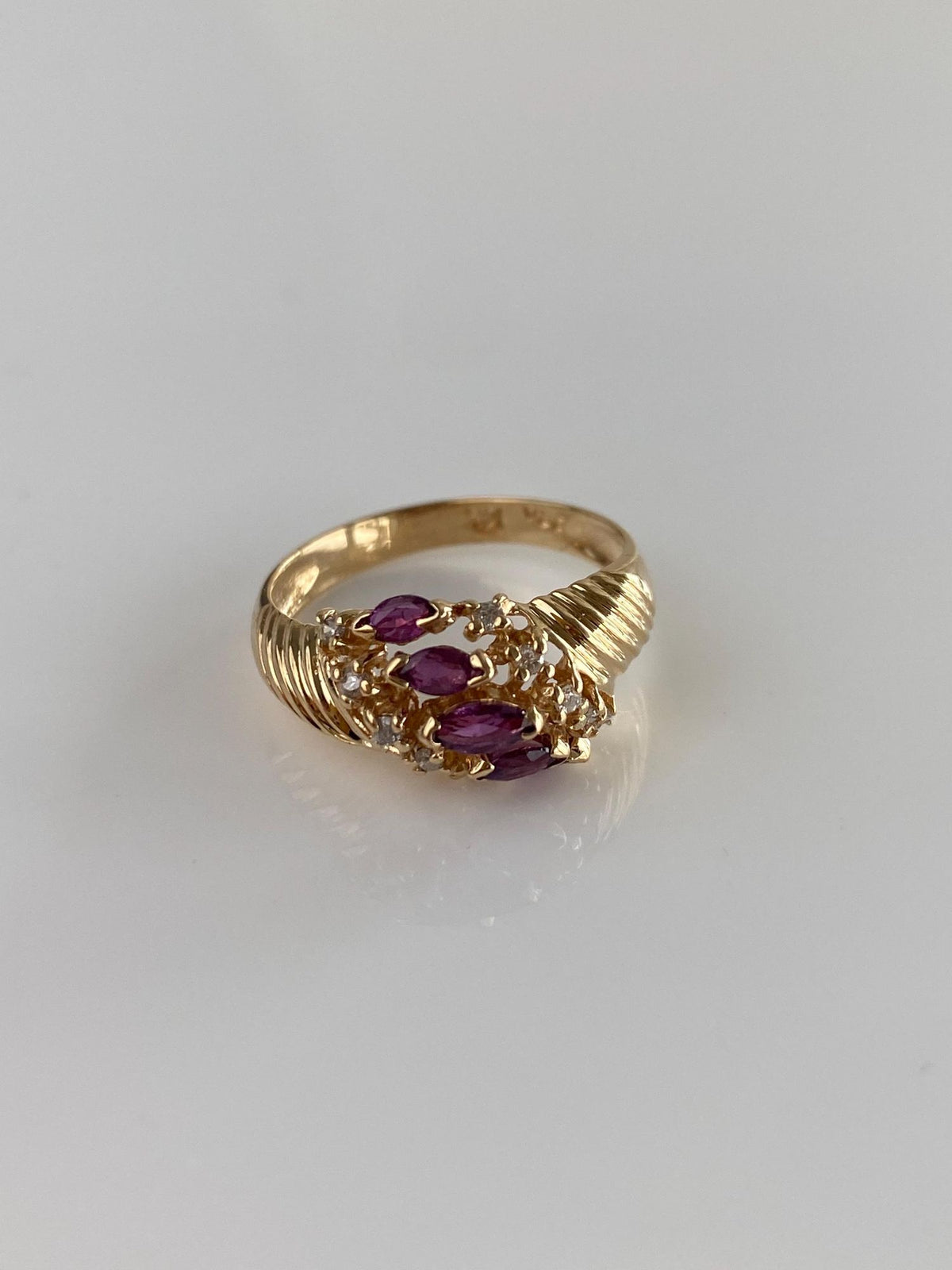 Vintage Solid 14k Yellow Gold Marquis Ruby Clear Sapphire Scalloped Ring - Size 6.75