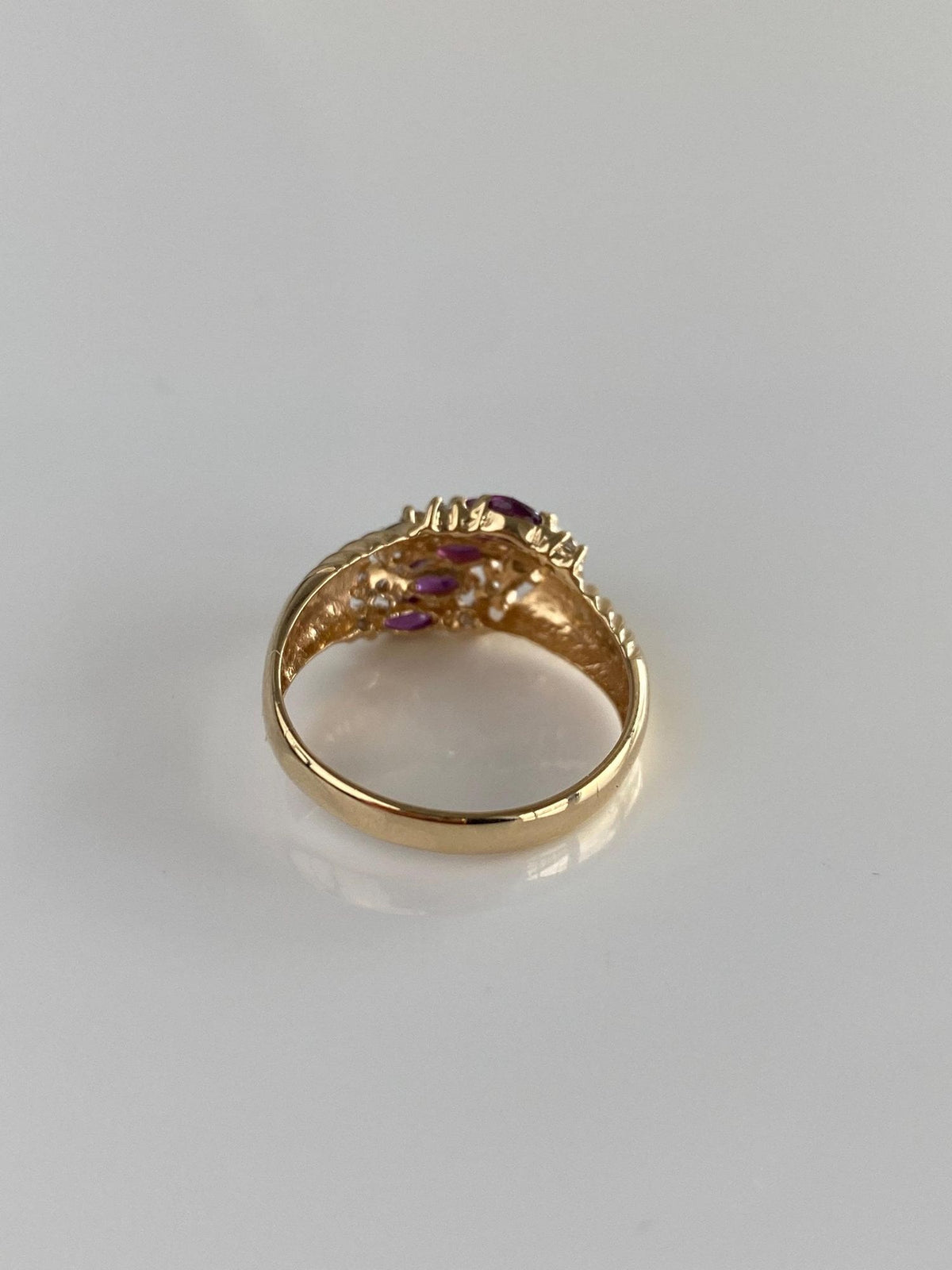 Vintage Solid 14k Yellow Gold Marquis Ruby Clear Sapphire Scalloped Ring - Size 6.75