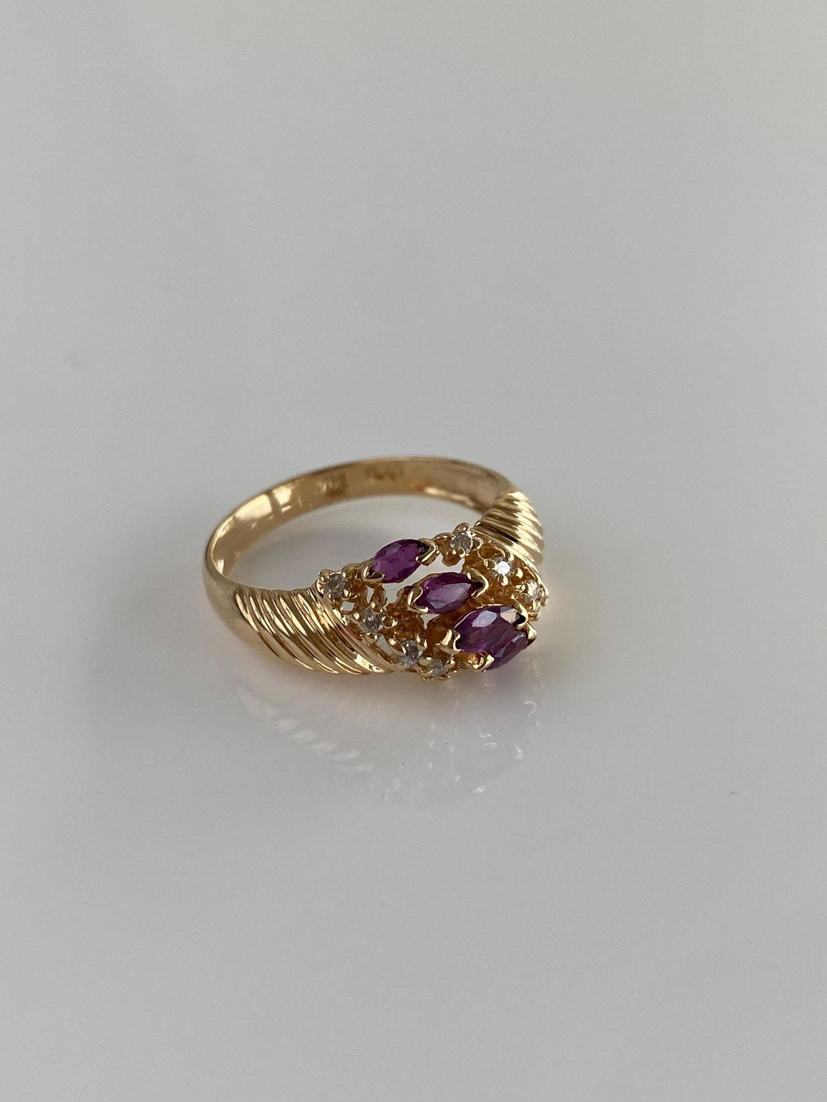 Vintage Solid 14k Yellow Gold Marquis Ruby Clear Sapphire Scalloped Ring - Size 6.75