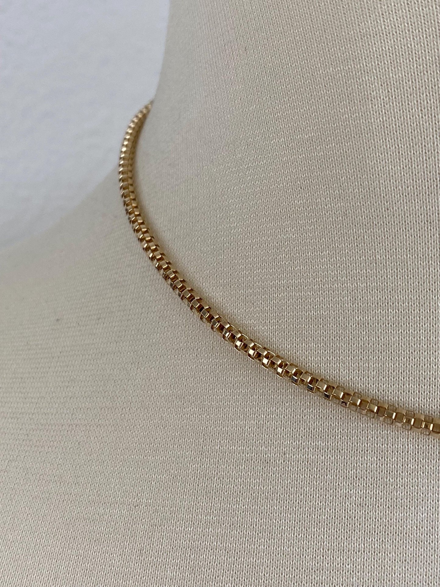 Vintage Solid 14k Yellow Gold Open Work Woven Rounded Chain Necklace - 16 inches