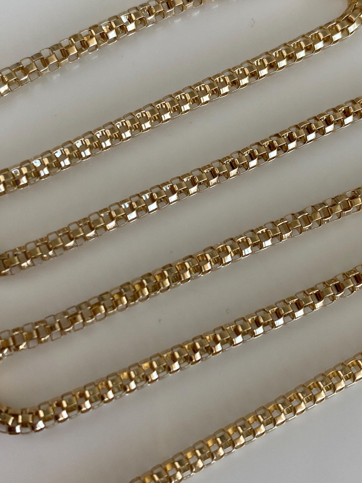 Vintage Solid 14k Yellow Gold Open Work Woven Rounded Chain Necklace - 16 inches