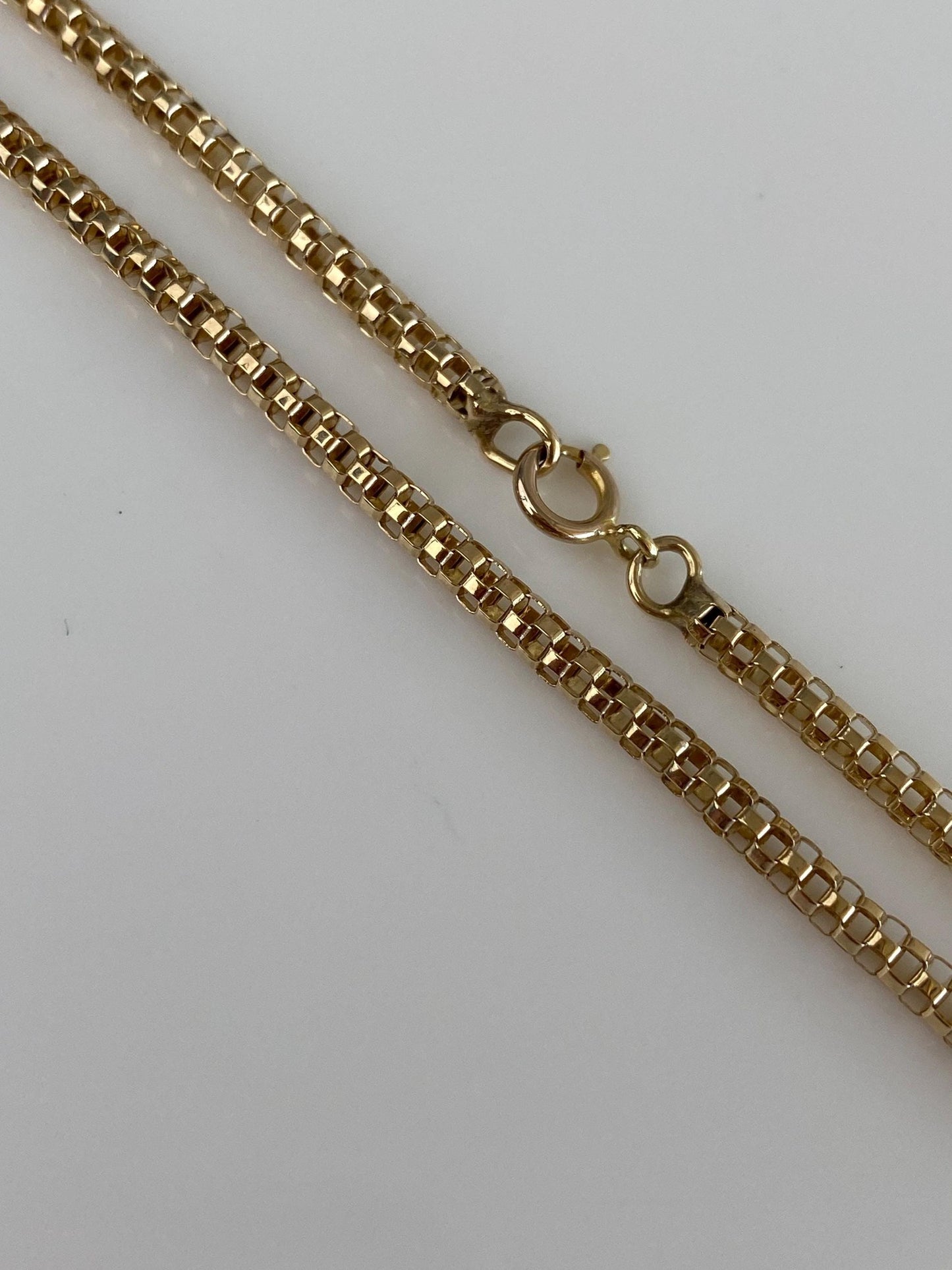 Vintage Solid 14k Yellow Gold Open Work Woven Rounded Chain Necklace - 16 inches