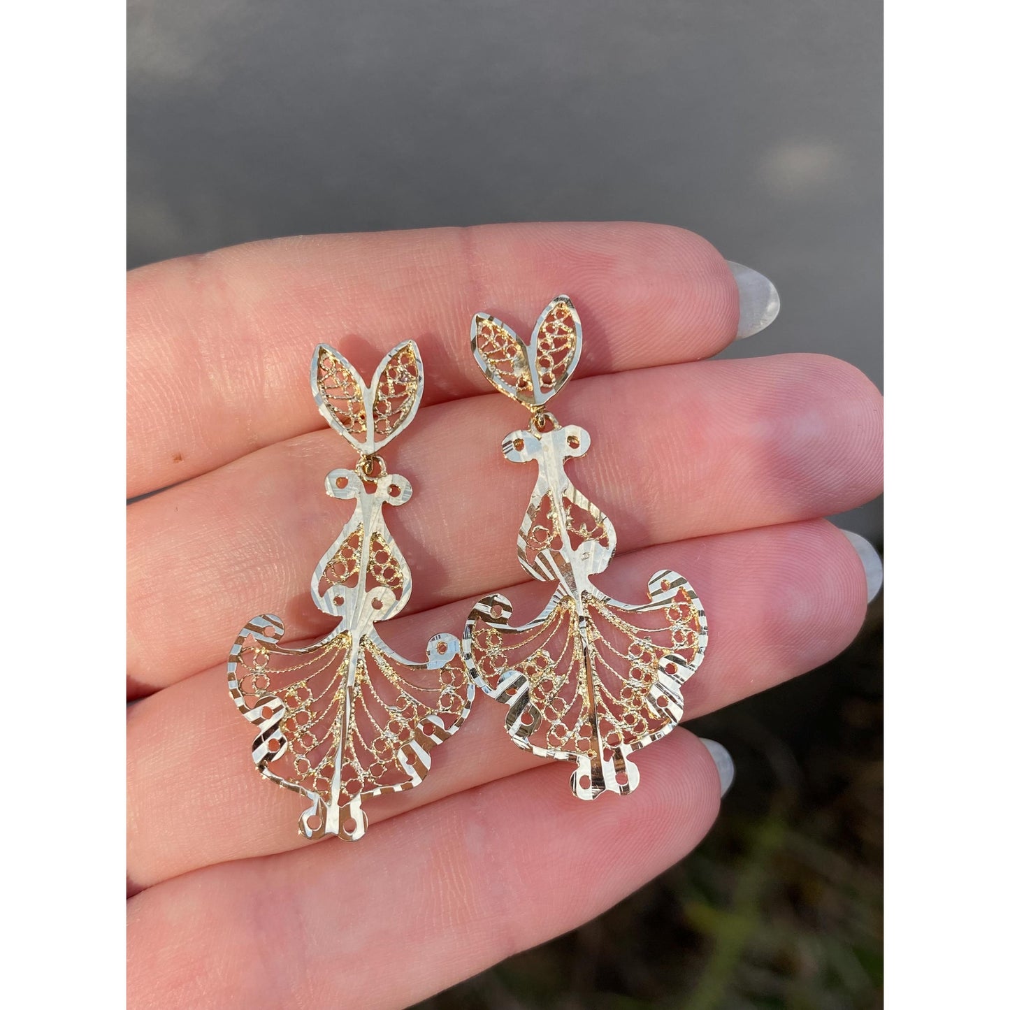 Vintage Solid 14k Yellow Gold Diamond Cut Filigree Dangle Stud Earrings