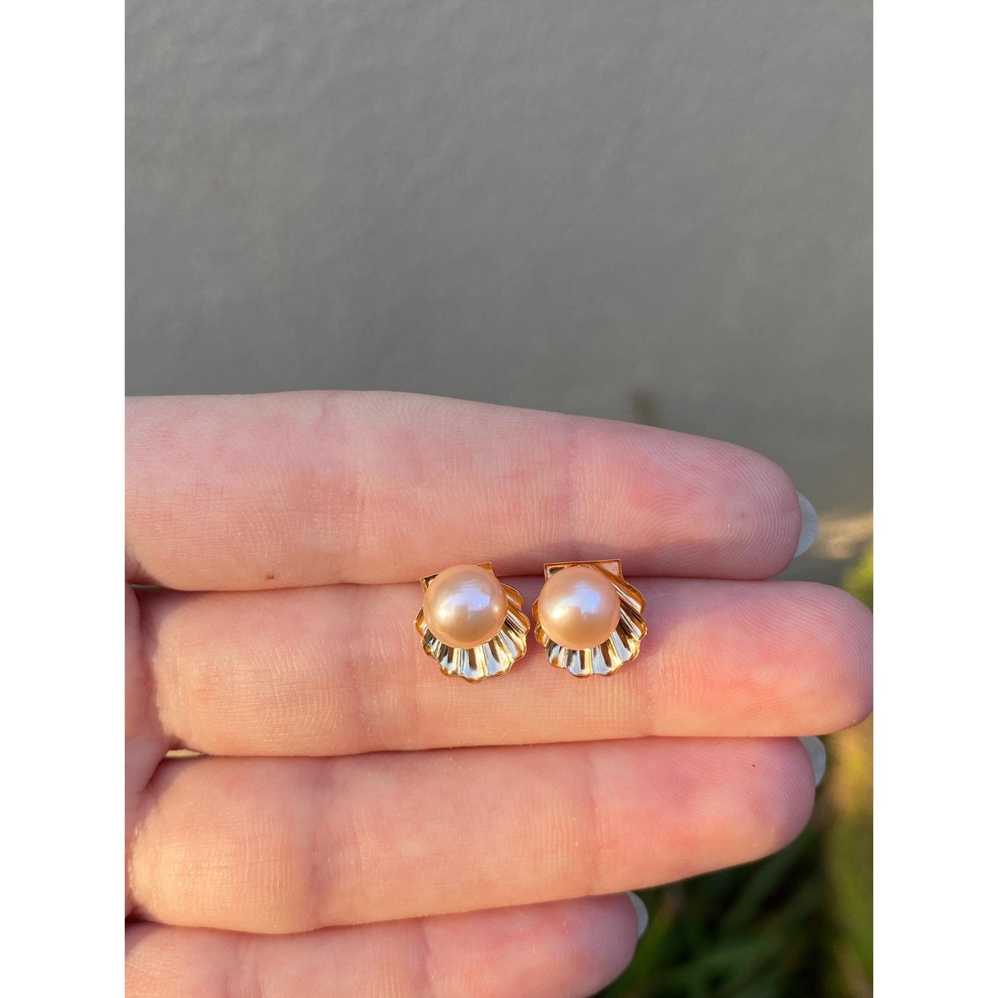 Vintage Solid 14k Yellow Gold Pearl Shell Stud Earrings