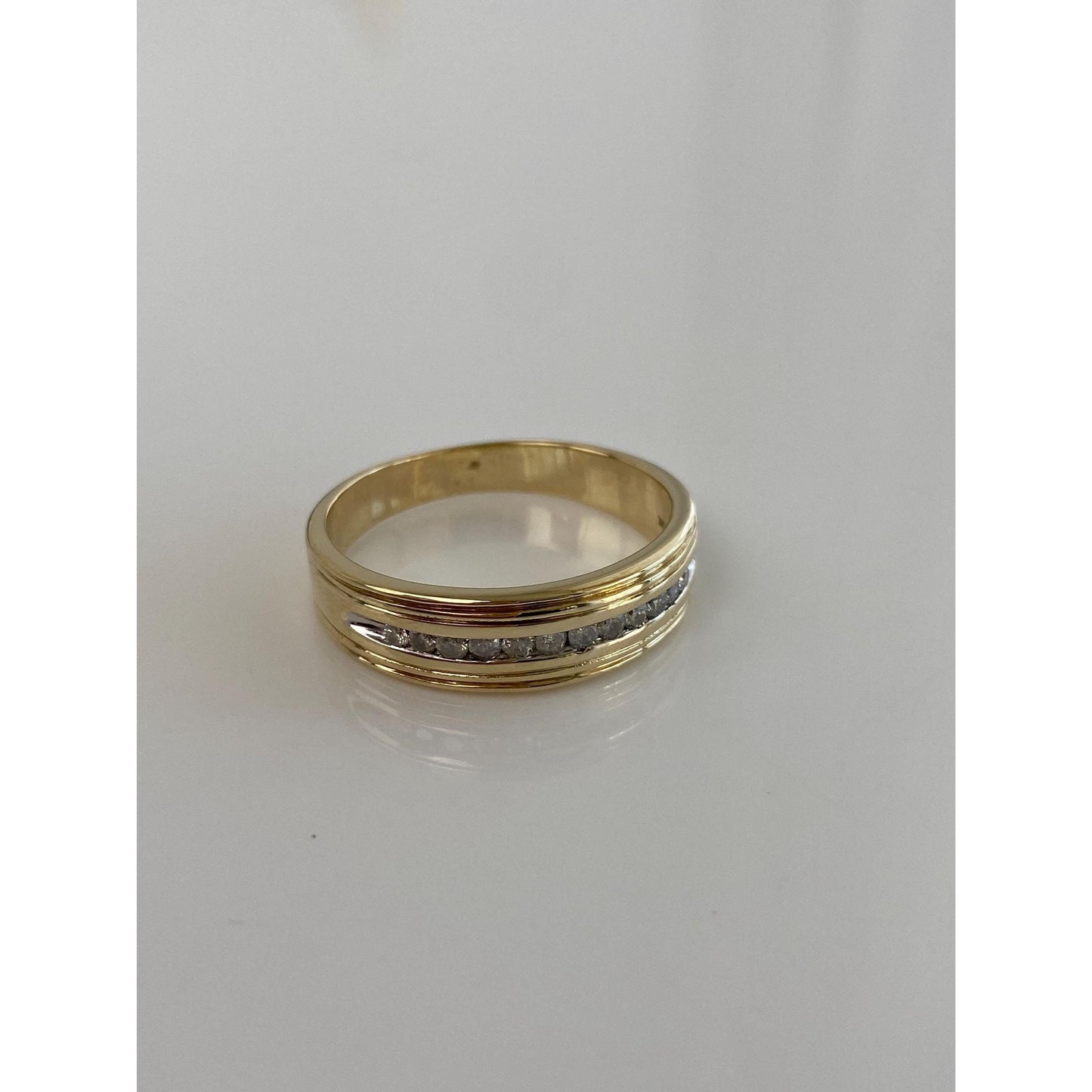 Vintage Solid 10k Yellow Gold Diamond Ring Band - Size 10.5
