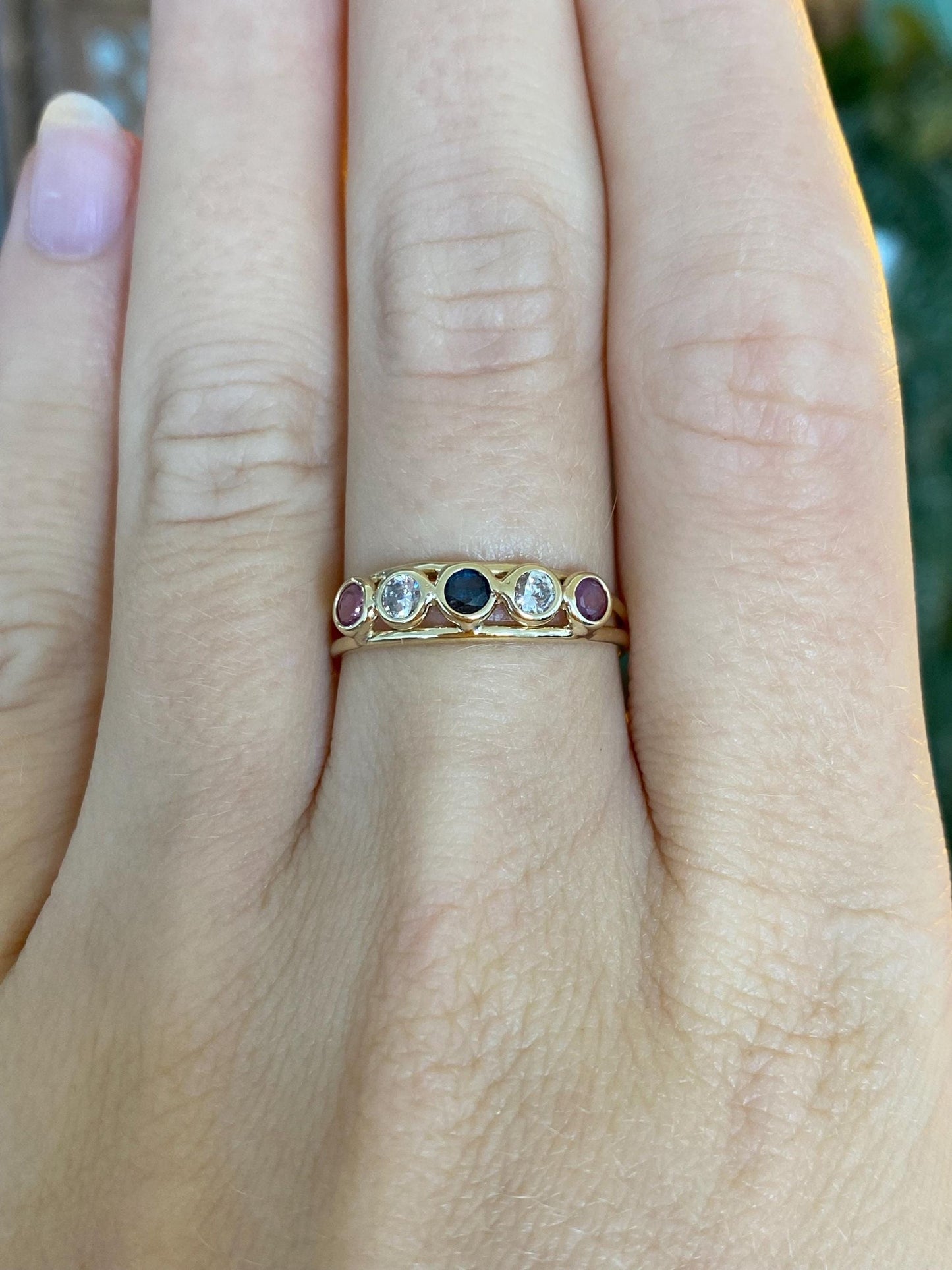 Vintage Solid 14k Yellow Gold Pink & Blue Spinel Clear Cubic Zirconia Ring Band - Size 7.5
