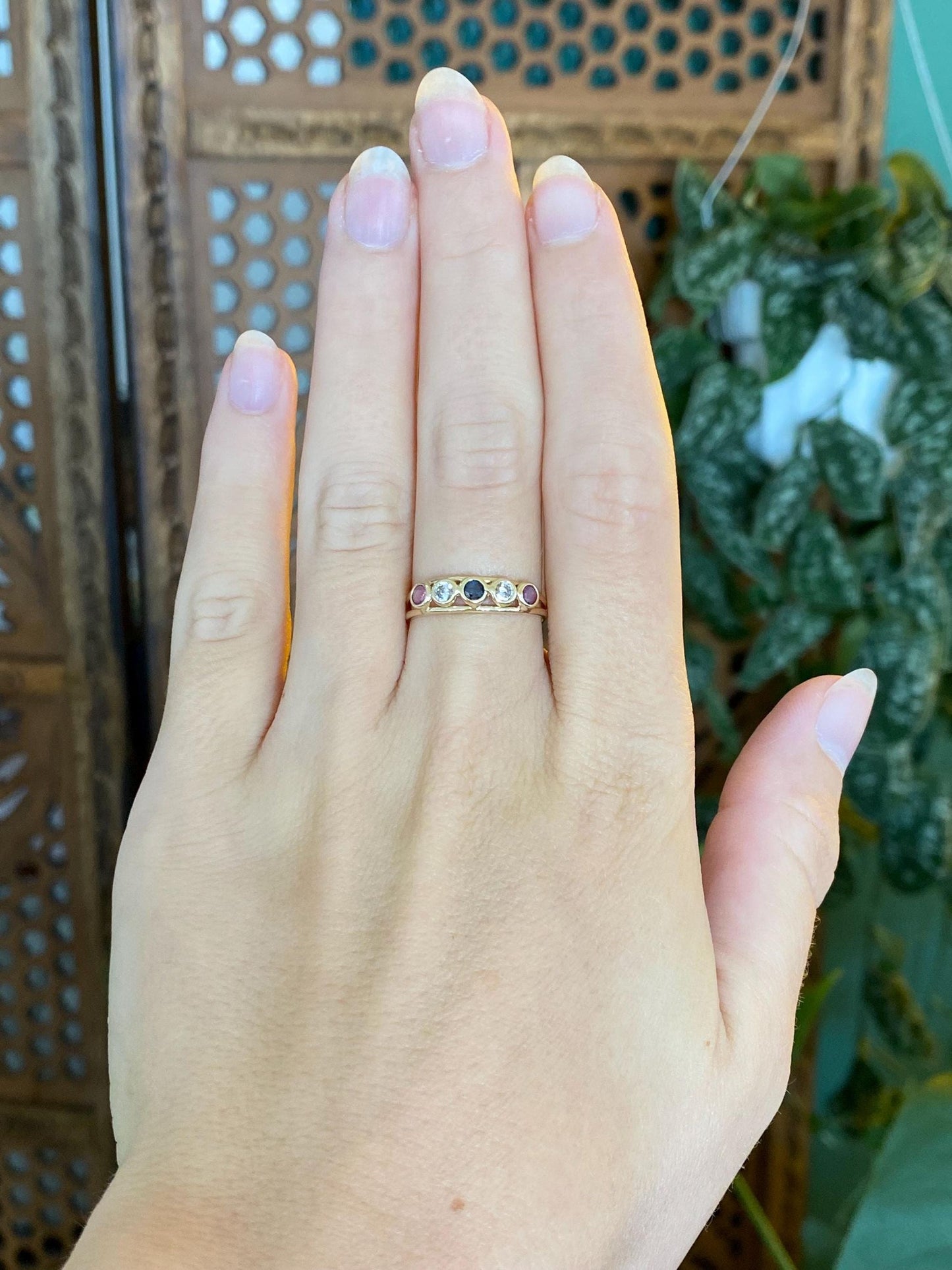 Vintage Solid 14k Yellow Gold Pink & Blue Spinel Clear Cubic Zirconia Ring Band - Size 7.5