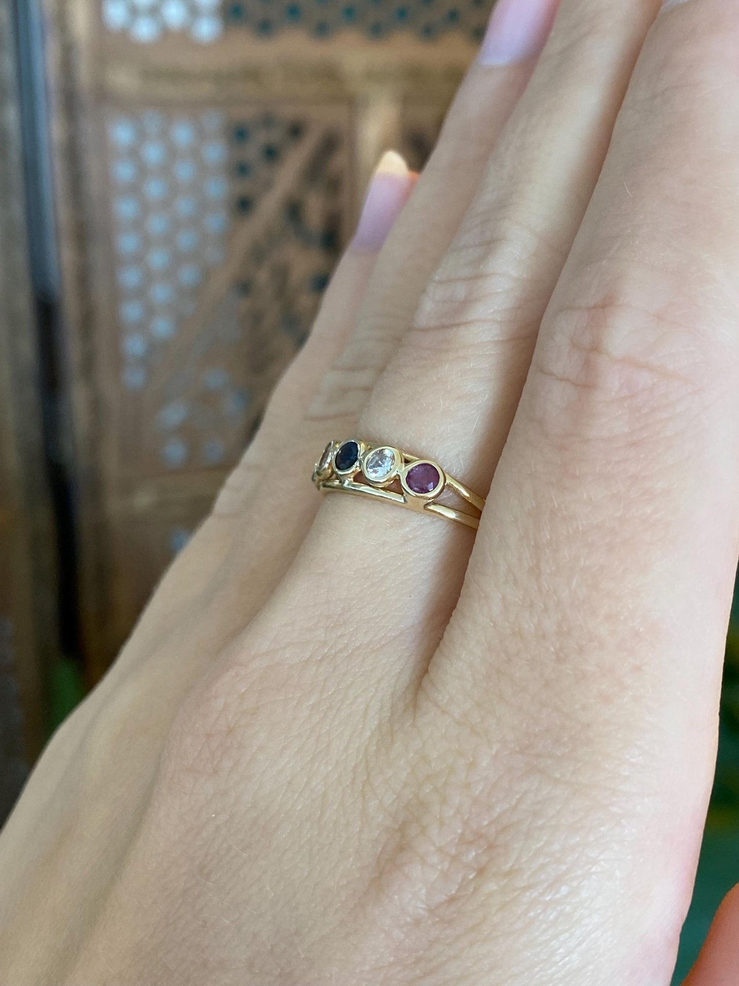 Vintage Solid 14k Yellow Gold Pink & Blue Spinel Clear Cubic Zirconia Ring Band - Size 7.5