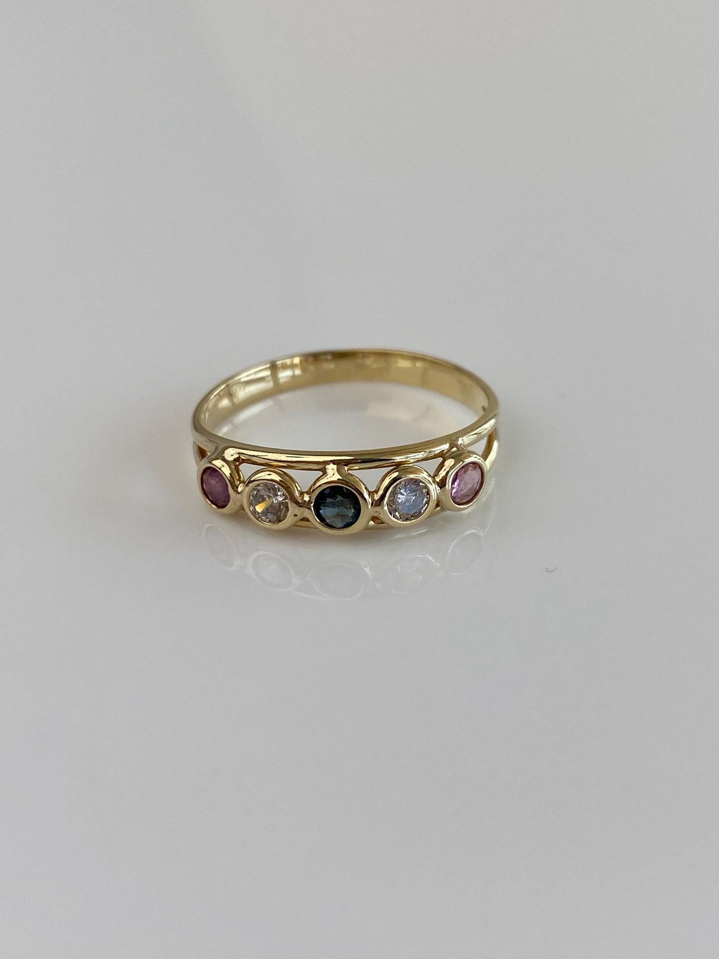 Vintage Solid 14k Yellow Gold Pink & Blue Spinel Clear Cubic Zirconia Ring Band - Size 7.5