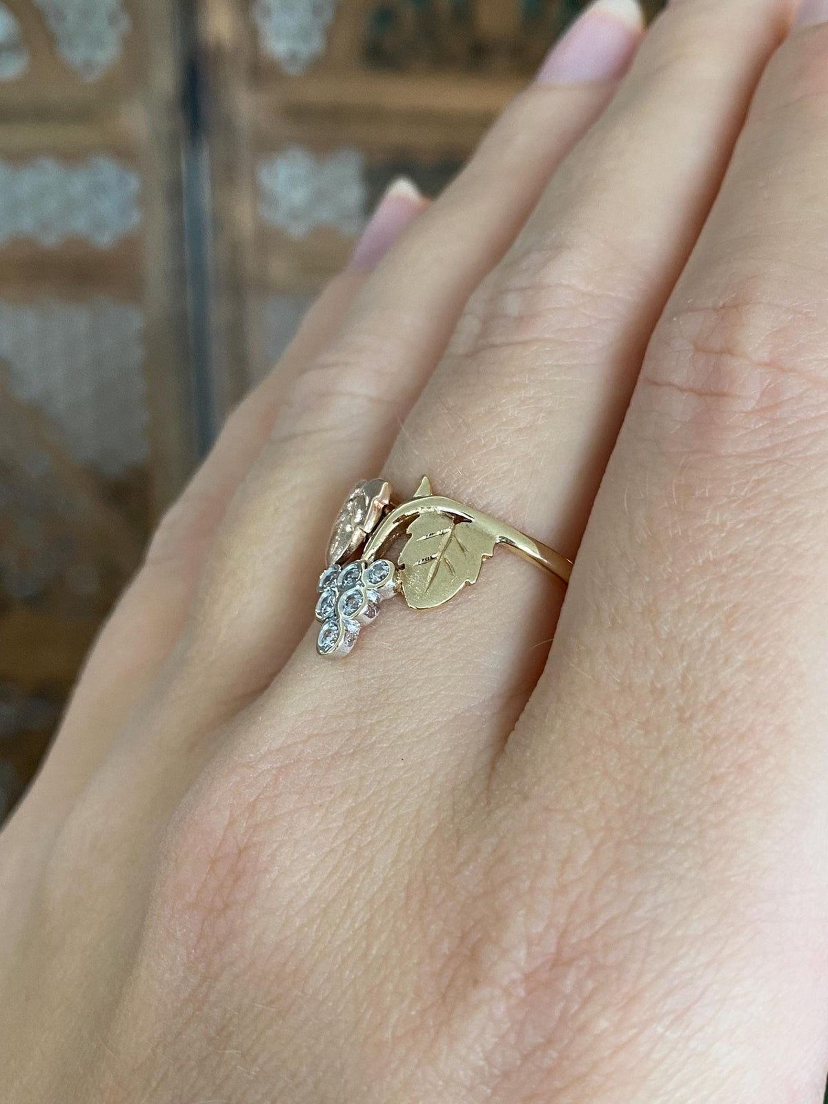 Vintage Solid 14k Rose & Yellow Gold Clear Cubic Zirconia Leaves Ring - Size 8.25