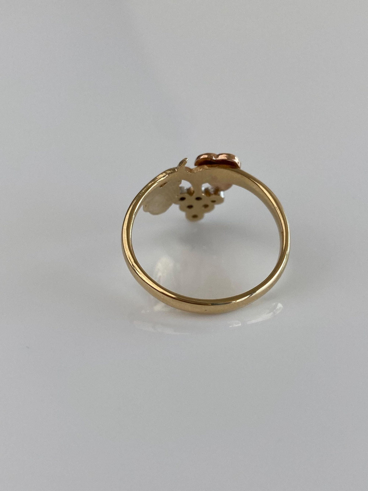 Vintage Solid 14k Rose & Yellow Gold Clear Cubic Zirconia Leaves Ring - Size 8.25