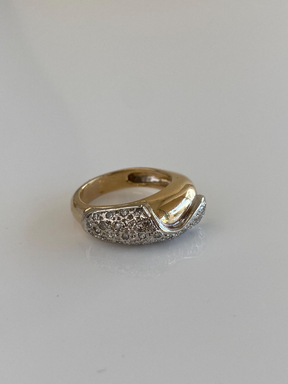 Vintage Solid 14k White & Yellow Gold Diamonds Ring Band - Size 5.75