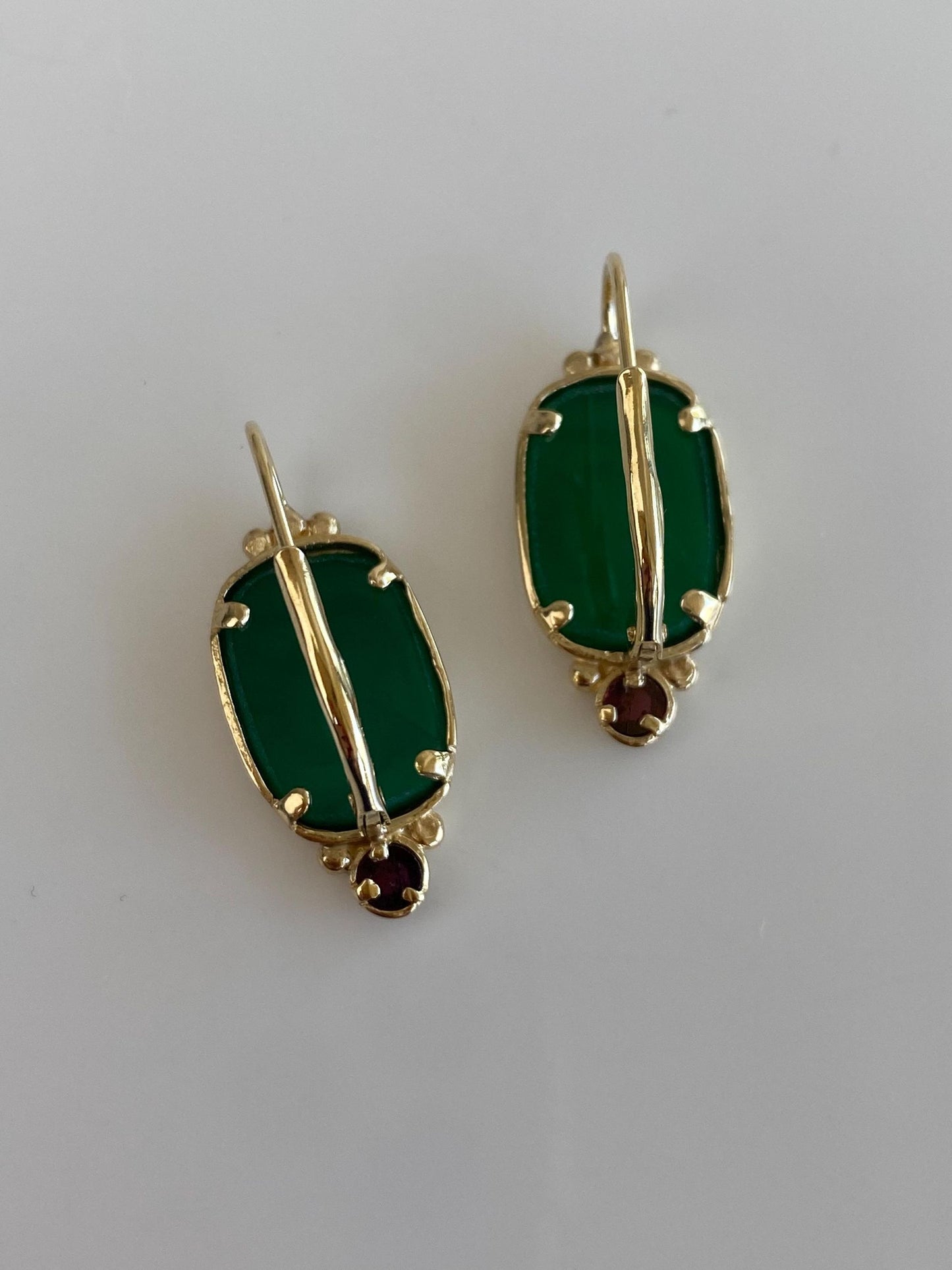 Solid 14k Yellow Gold Carved Green Glass Cameo & Garnet Drop Earrings