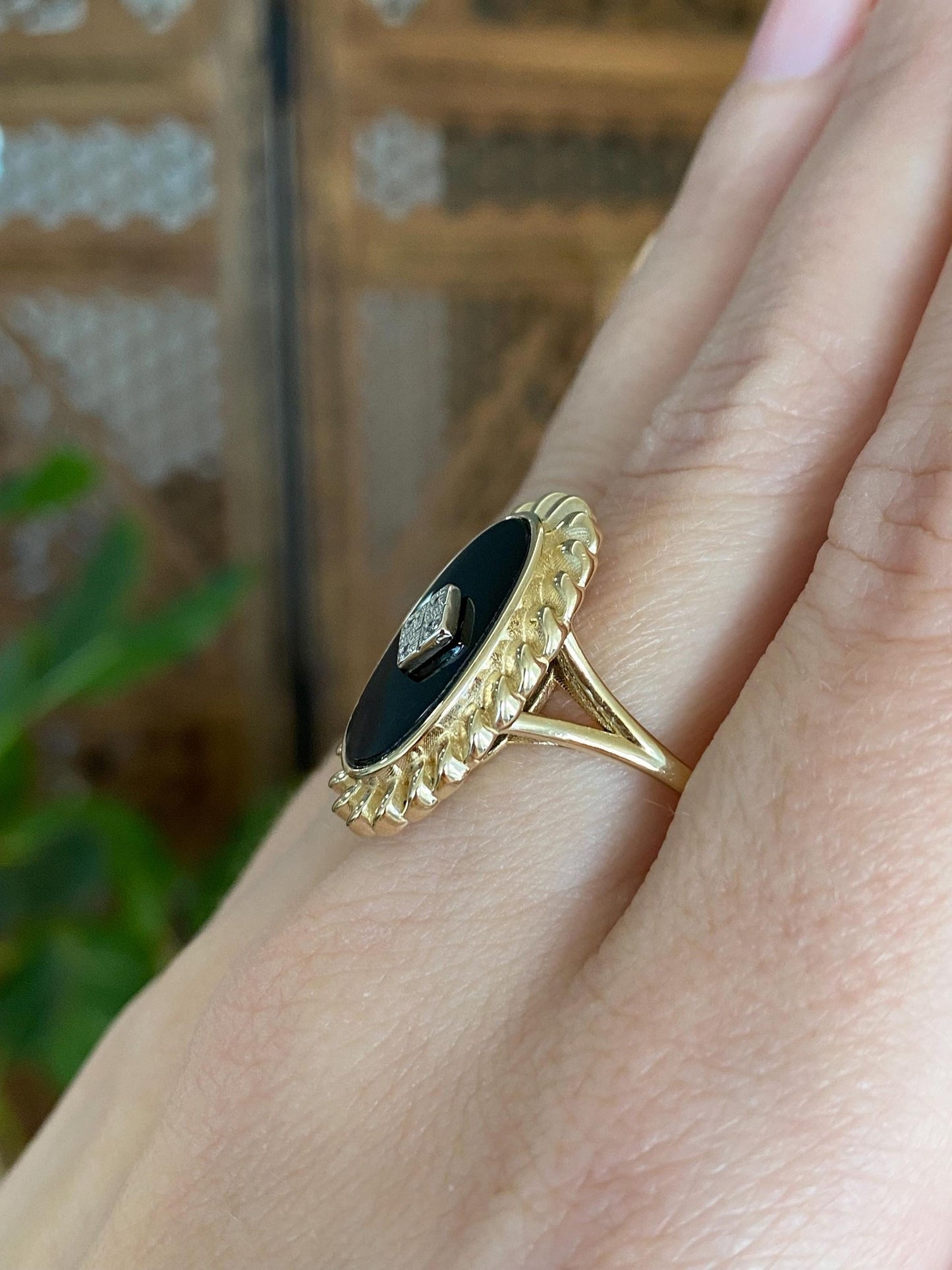 Vintage Solid 14k White & Yellow Gold Onyx Diamond Ring - Size 8.75