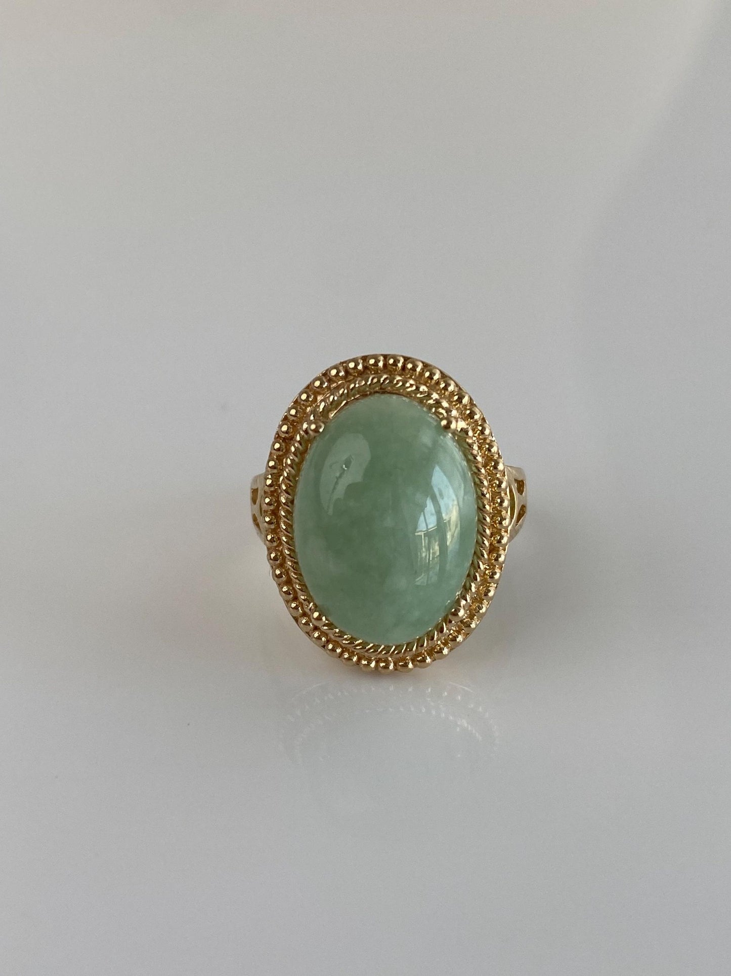 Vintage Solid 14k Yellow Gold Jade Ring - Size 4.75