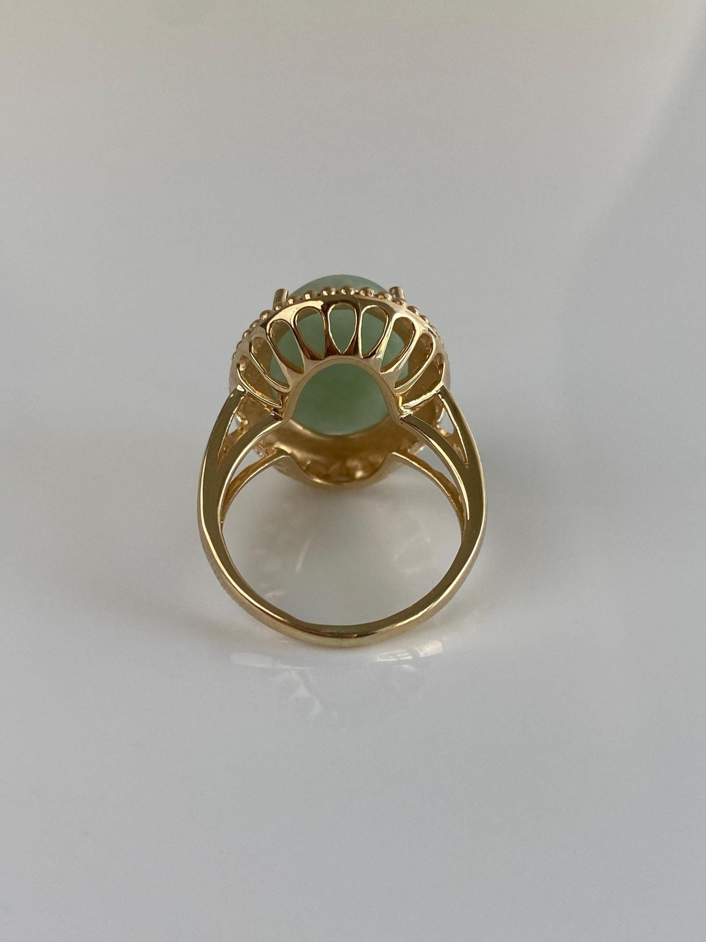 Vintage Solid 14k Yellow Gold Jade Ring - Size 4.75