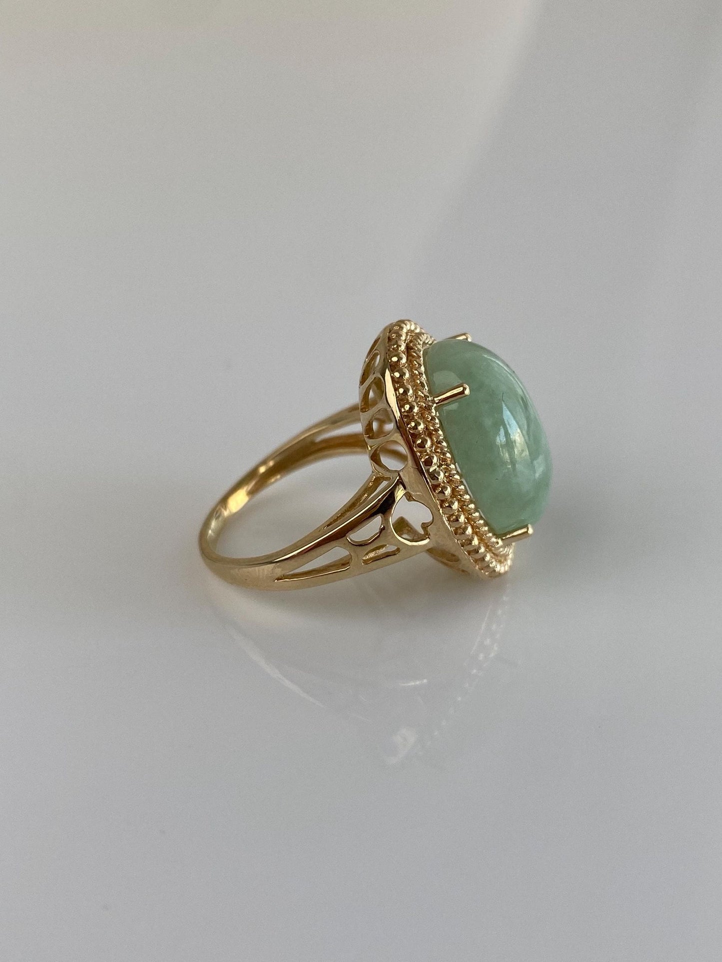 Vintage Solid 14k Yellow Gold Jade Ring - Size 4.75