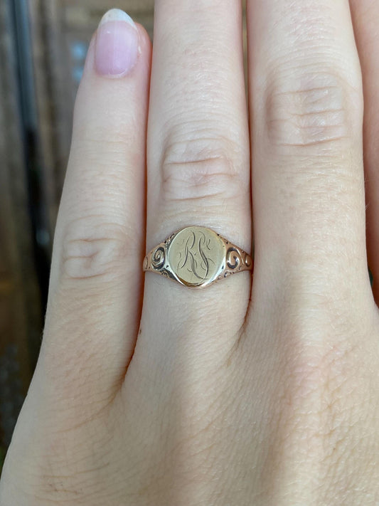 Vintage Solid 9k Rosey Gold Monogram 'RS' Signet Ring - Size 6.25