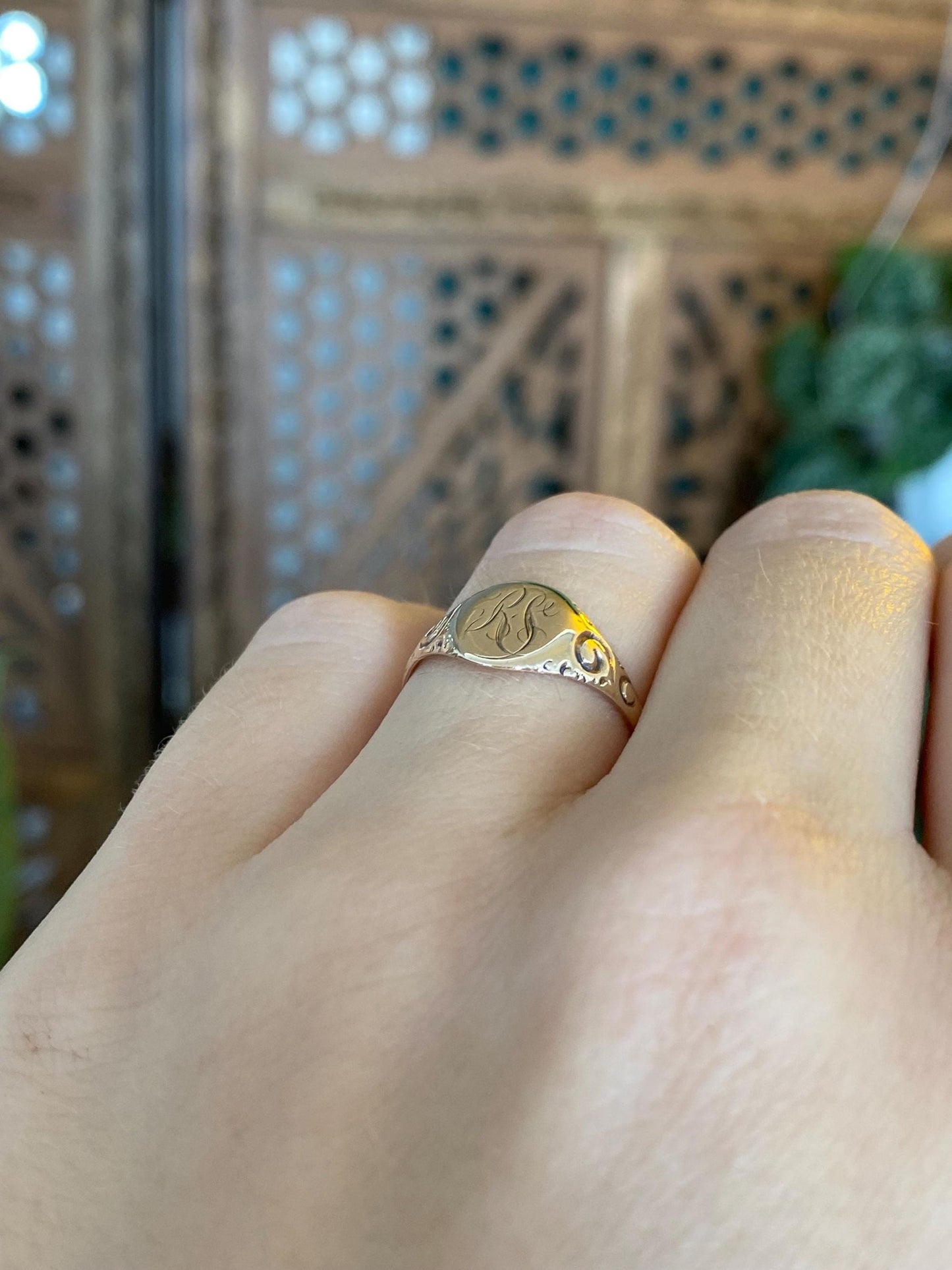 Vintage Solid 9k Rosey Gold Monogram 'RS' Signet Ring - Size 6.25