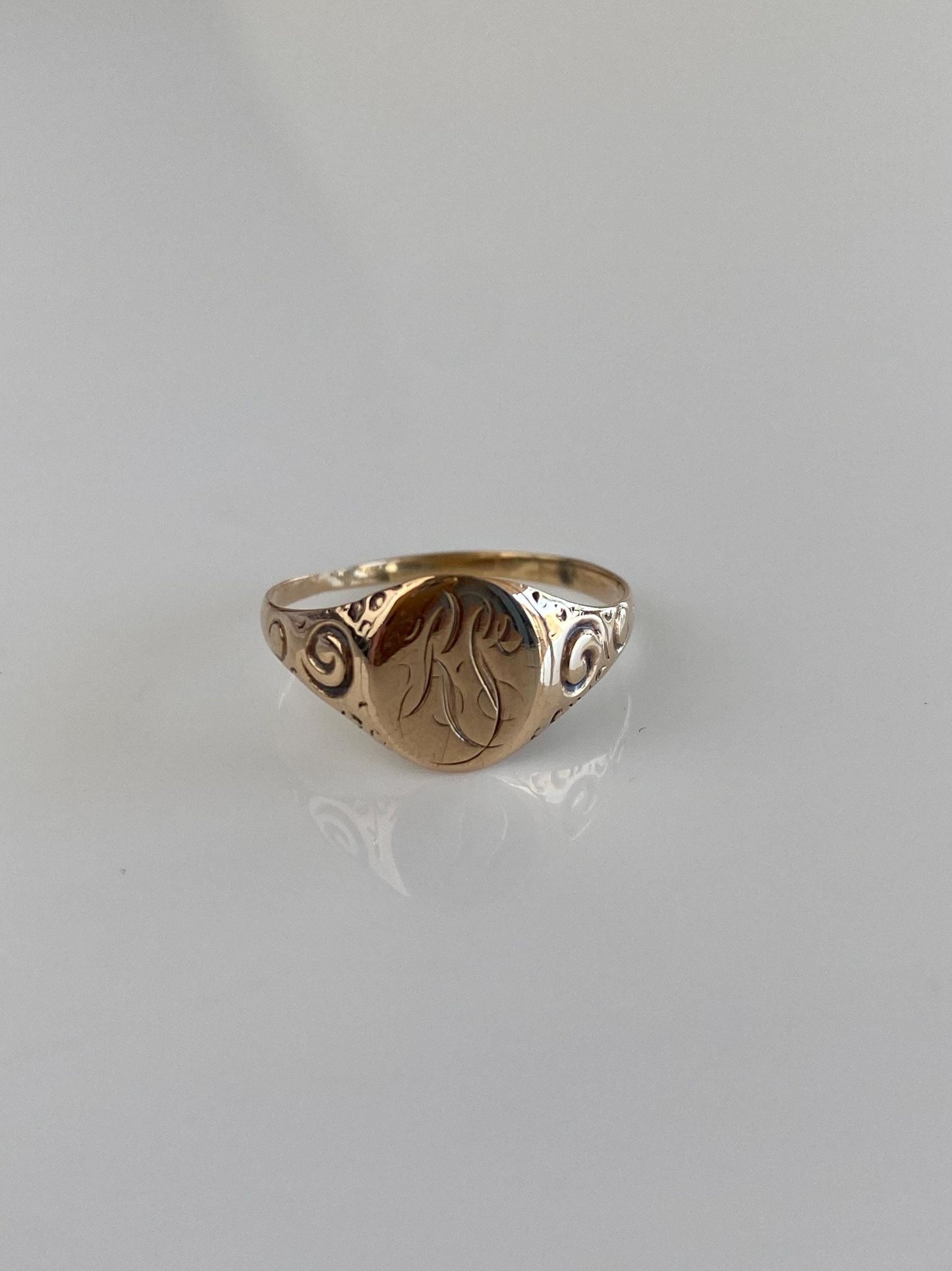 Vintage Solid 9k Rosey Gold Monogram 'RS' Signet Ring - Size 6.25