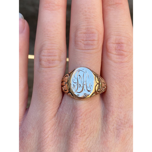 Vintage Solid 10k Yellow Gold Engraved Designed Signet Ring - Size 10.75