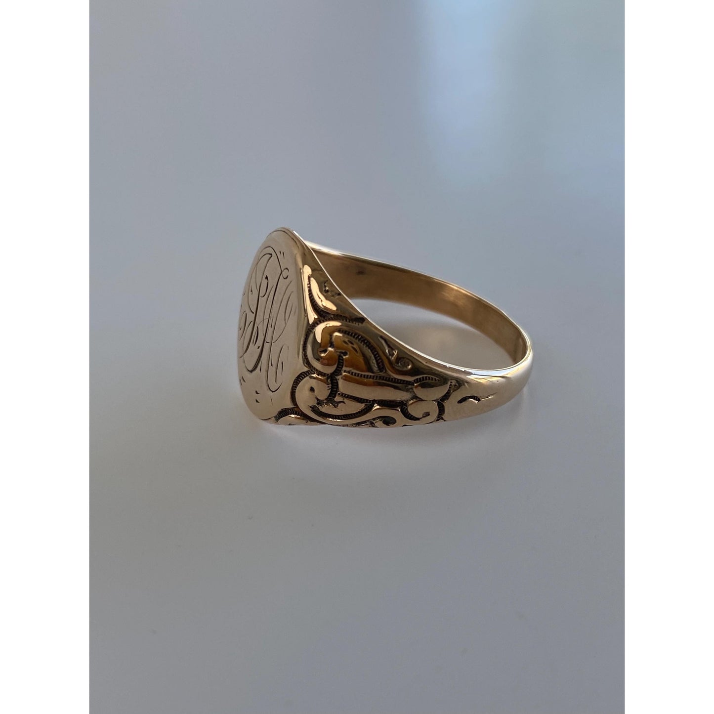 Vintage Solid 10k Yellow Gold Engraved Designed Signet Ring - Size 10.75