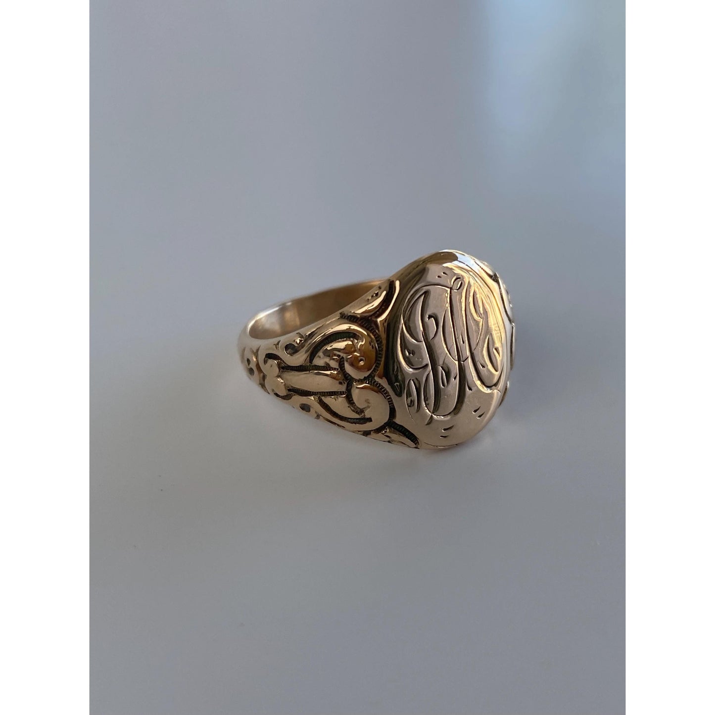 Vintage Solid 10k Yellow Gold Engraved Designed Signet Ring - Size 10.75