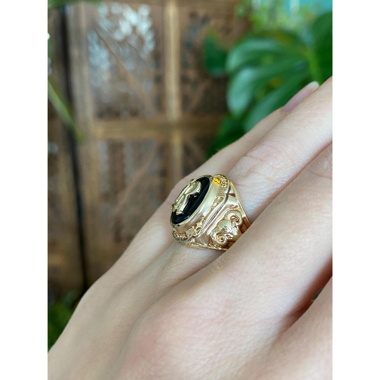 Vintage Solid 10k Yellow Gold Black Onyx Rochester 'R' Class Ring - Size 5