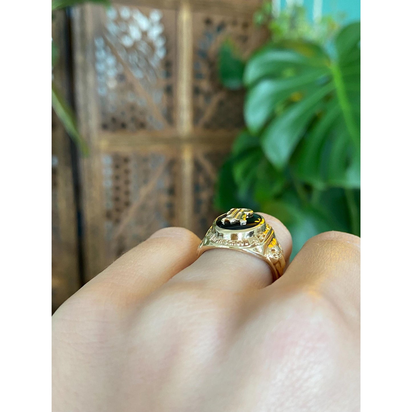 Vintage Solid 10k Yellow Gold Black Onyx Rochester 'R' Class Ring - Size 5