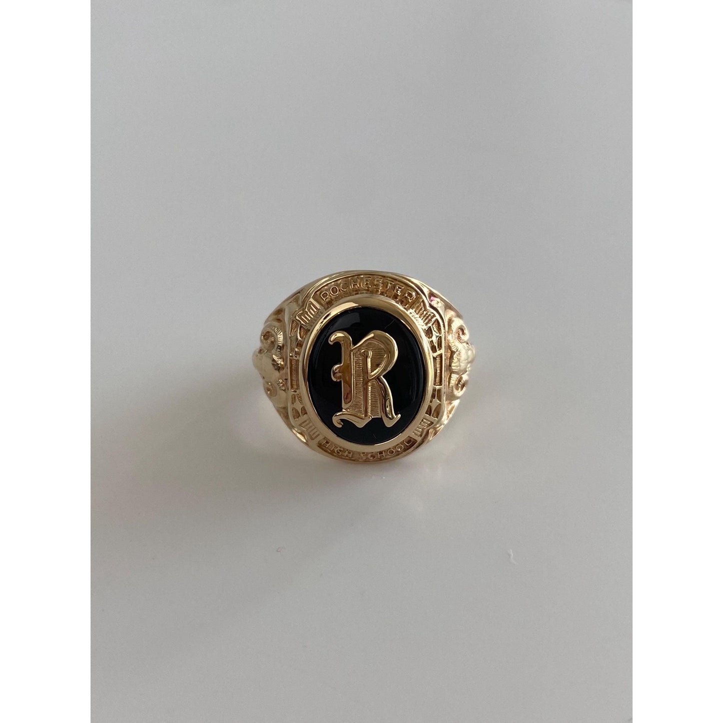 Vintage Solid 10k Yellow Gold Black Onyx Rochester 'R' Class Ring - Size 5