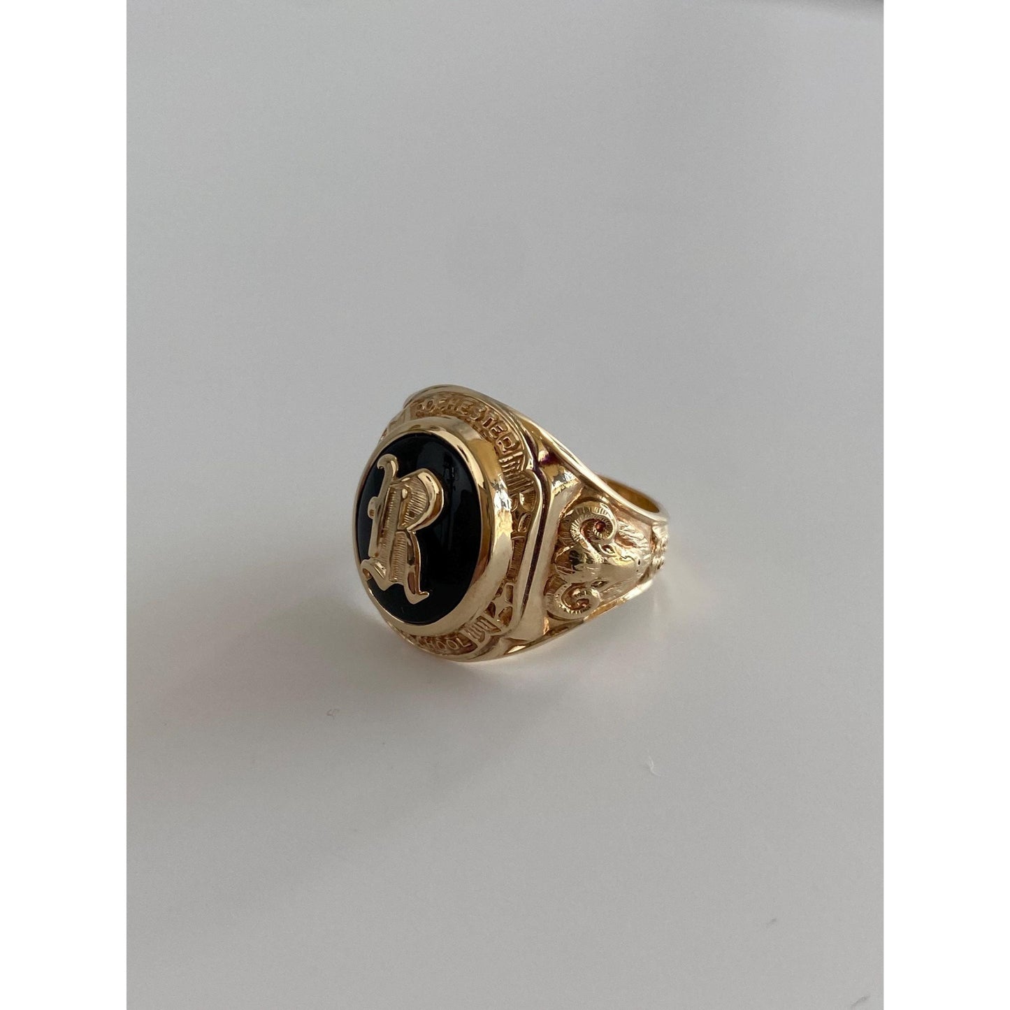 Vintage Solid 10k Yellow Gold Black Onyx Rochester 'R' Class Ring - Size 5