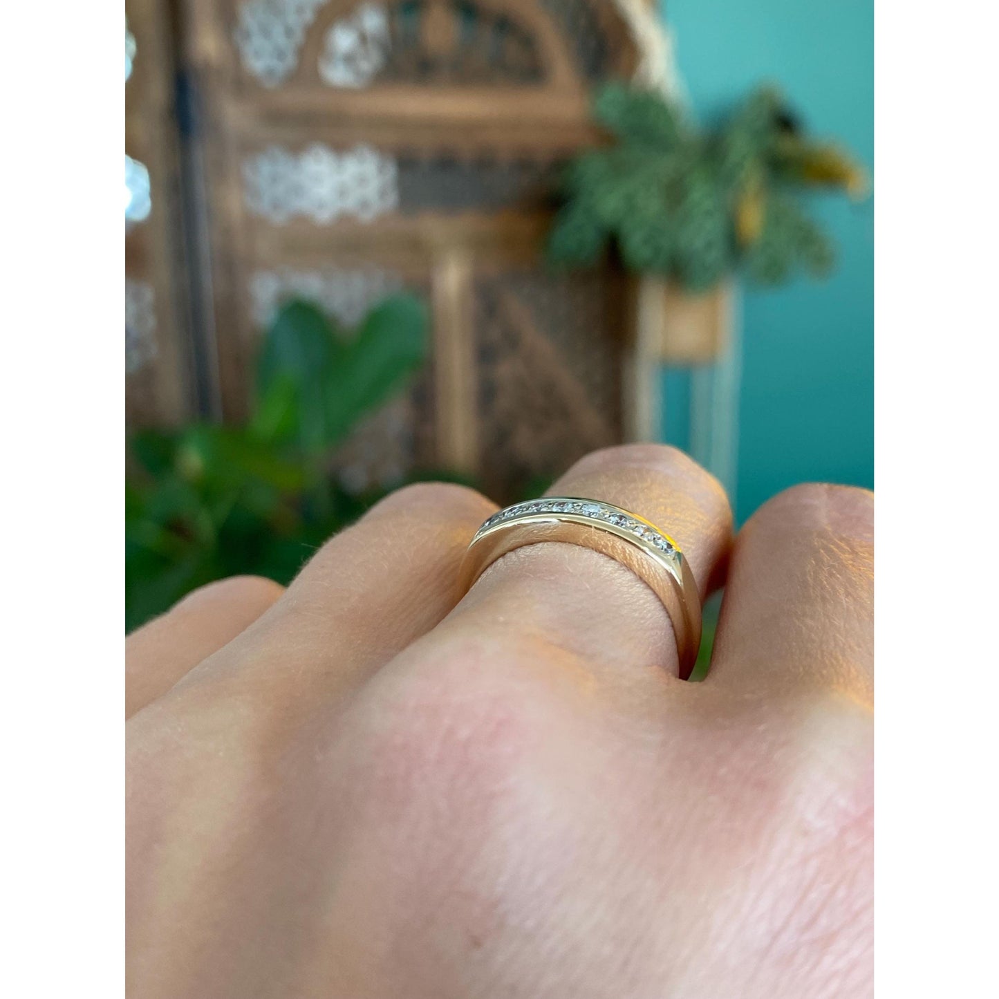 Vintage Solid 14k Yellow Gold Clear Sapphire Ring Band - Size 6