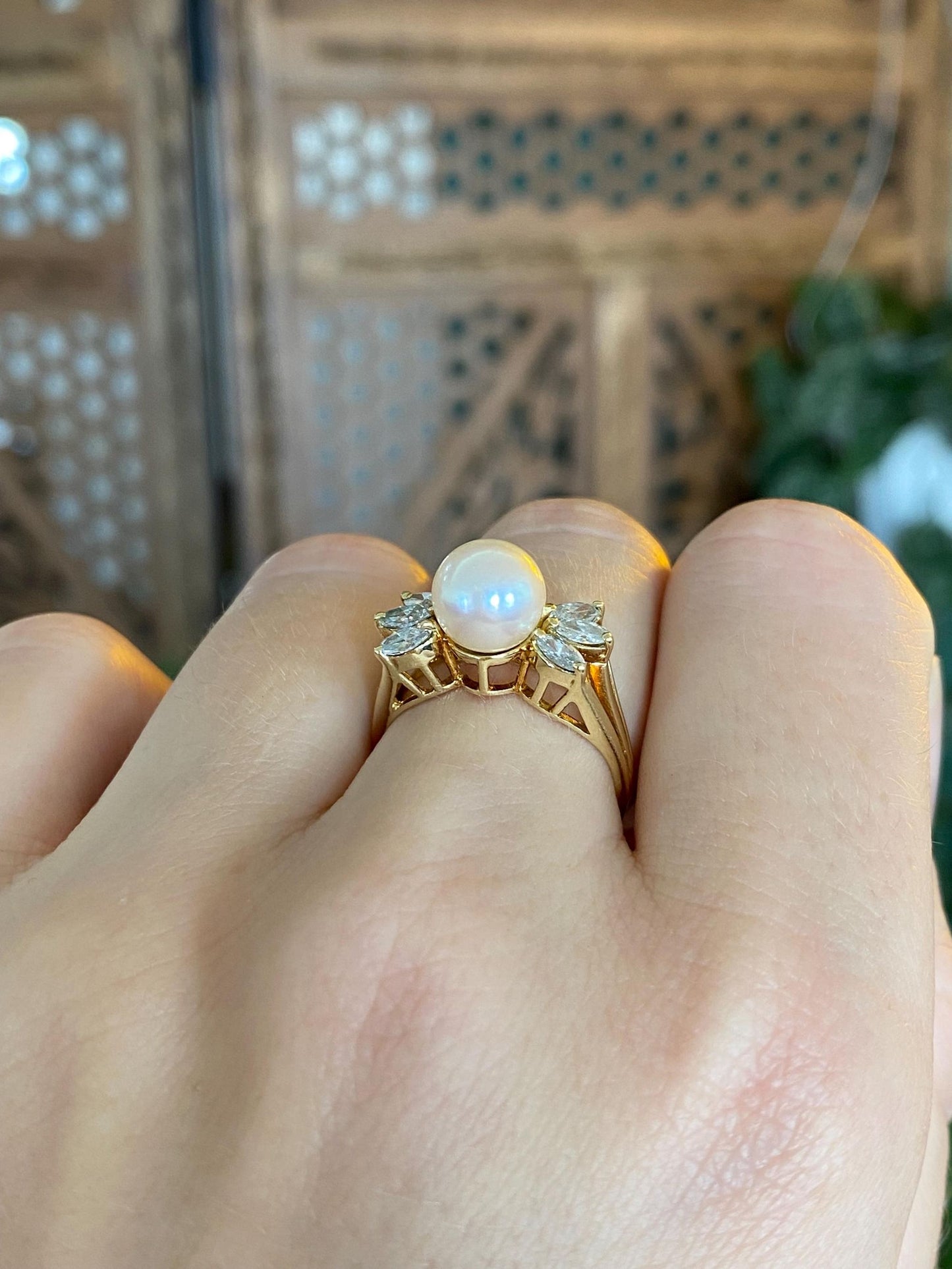 Vintage Solid 18k Yellow Gold Pearl Diamonds Ring - Size 6